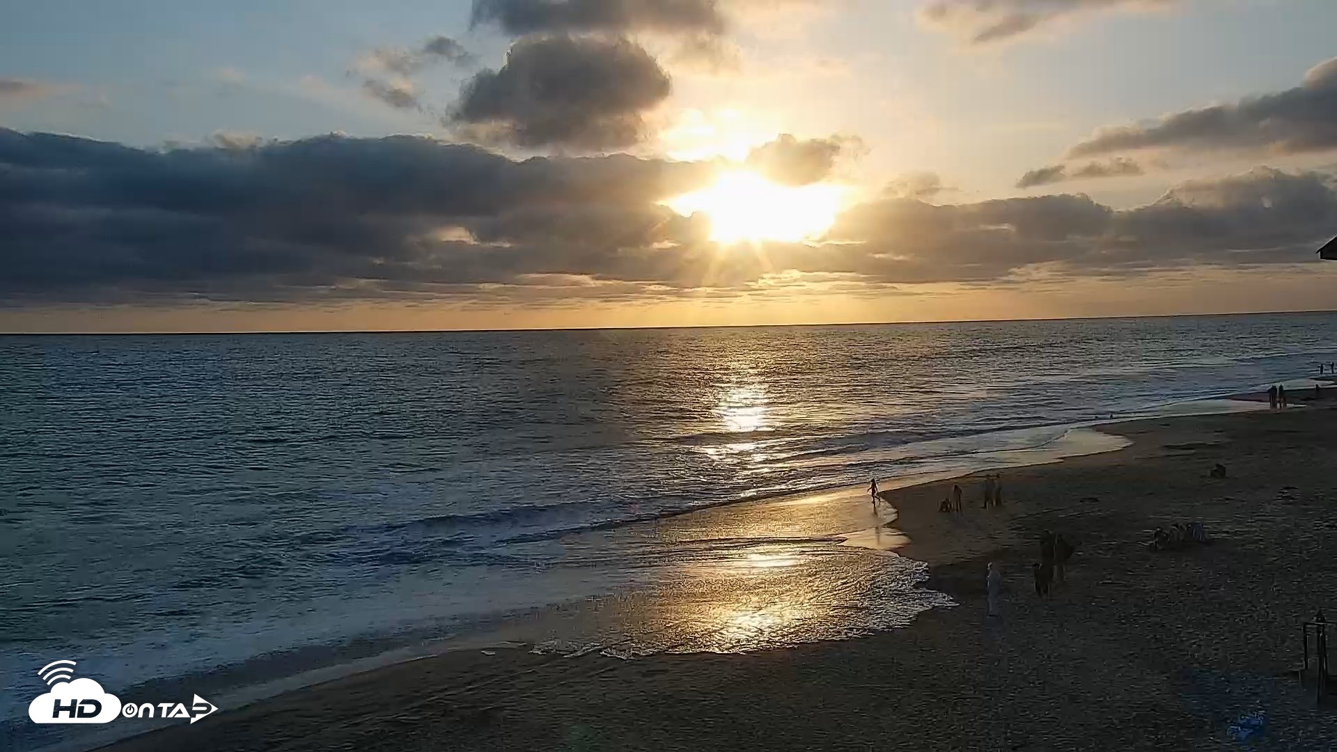 Snapshot of Carlsbad Beach Surf Live Webcam taken Jun 30, 2026, 7:37pm PDT
