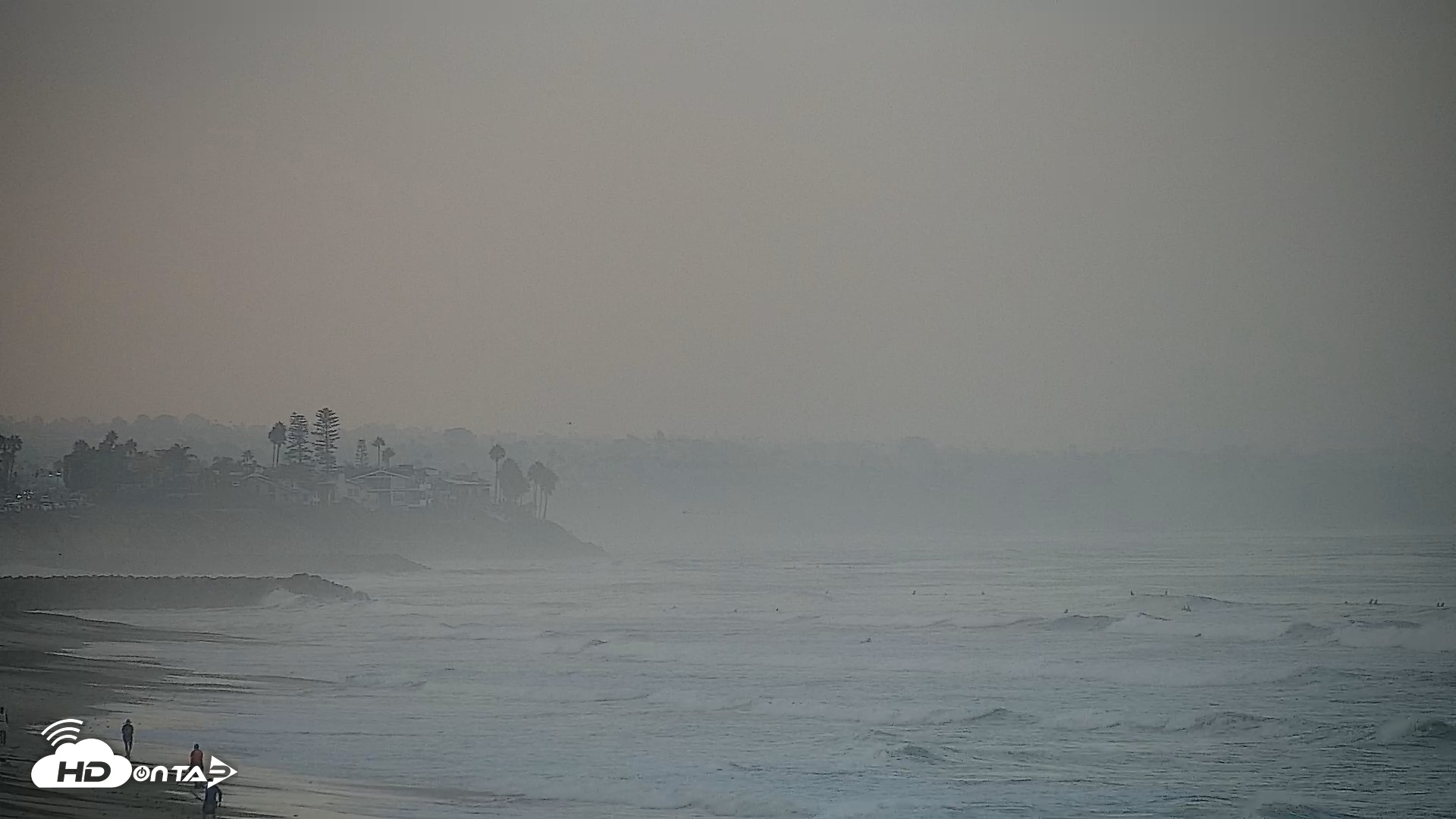 Snapshot of Carlsbad Beach Surf Live Webcam taken Aug 31, 2026, 6:53am PDT