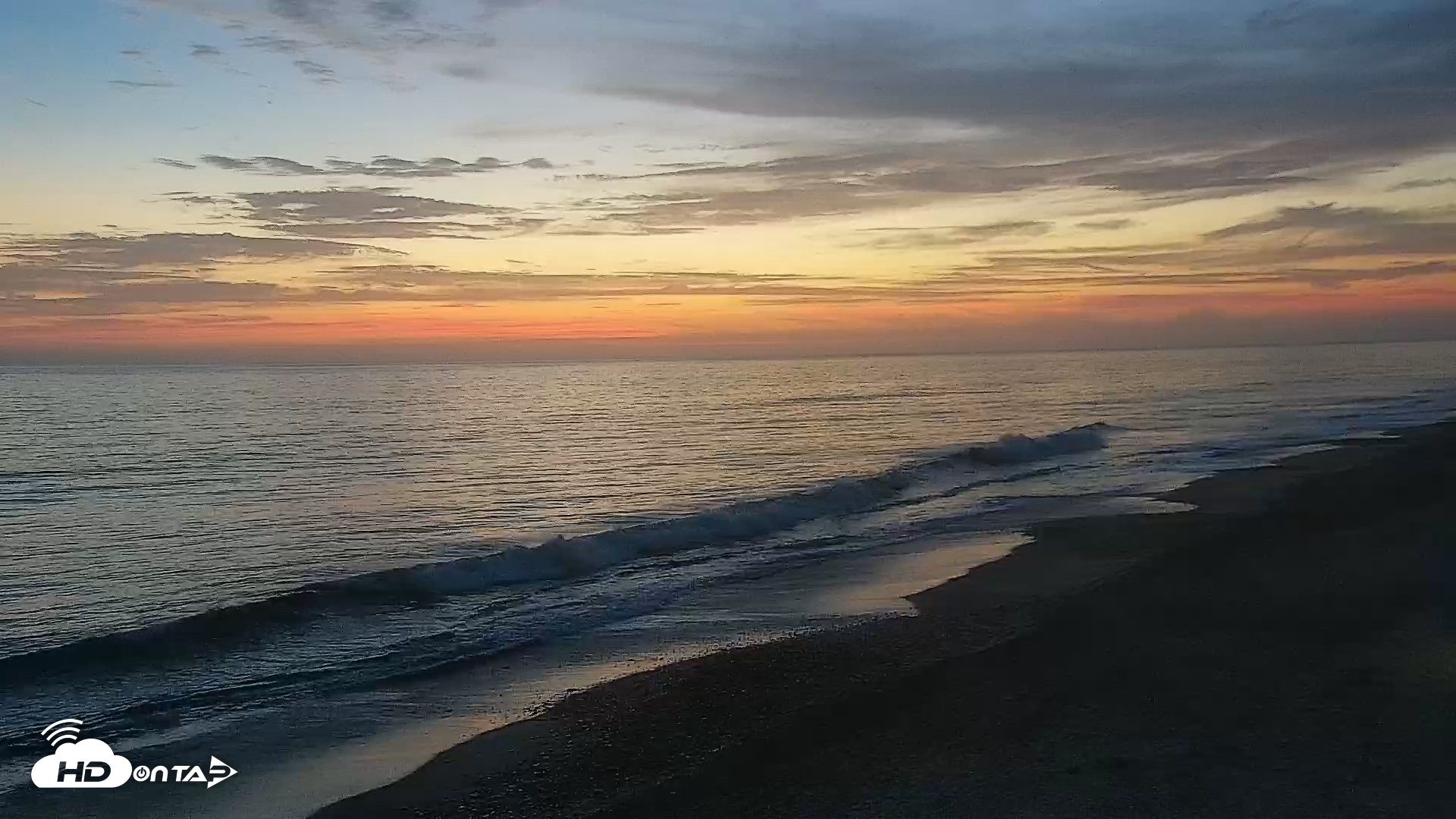 Snapshot of Carlsbad Beach Surf Live Webcam taken Aug 20, 2026, 7:57pm PDT