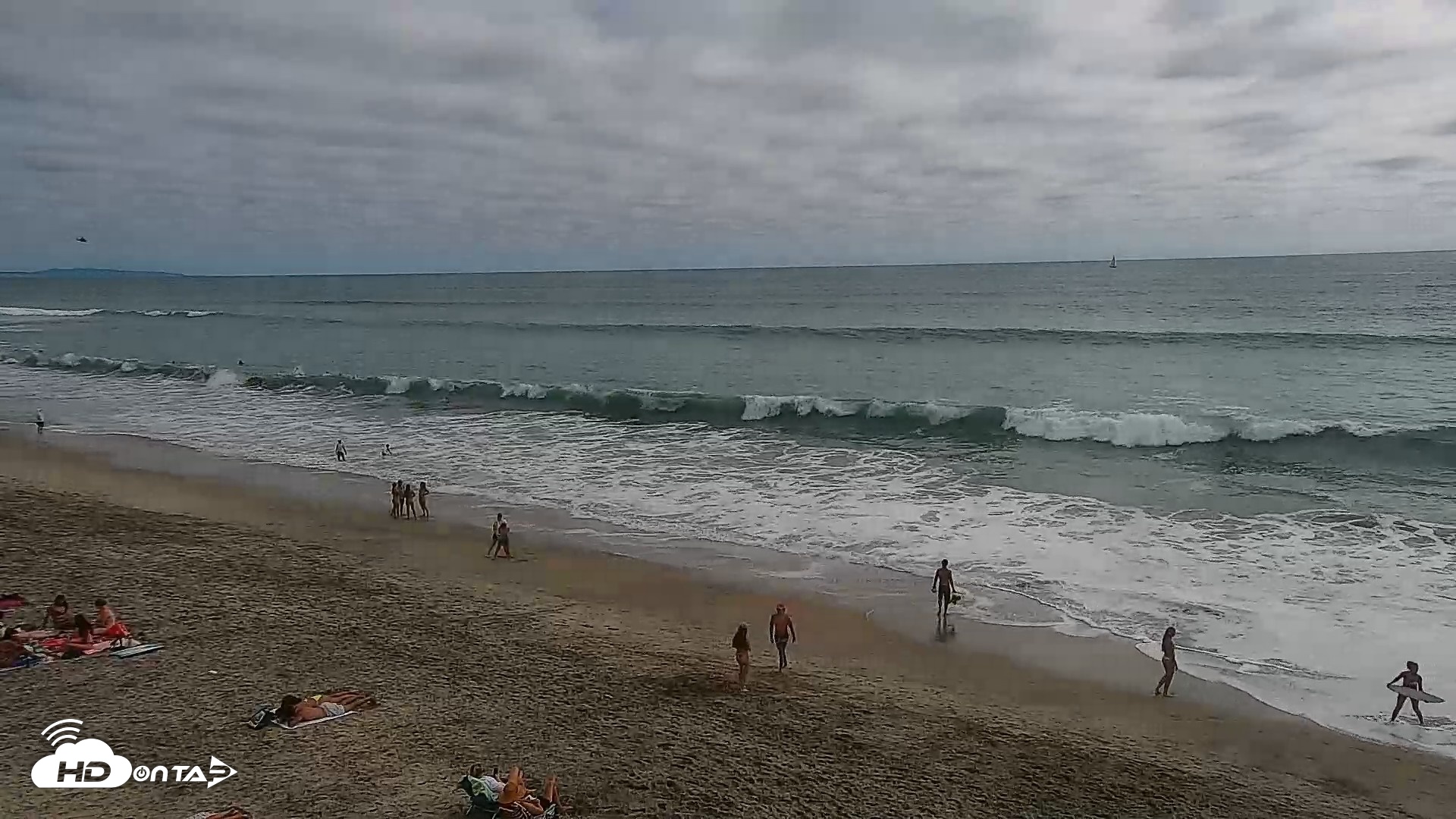 Snapshot of Carlsbad Beach Surf Live Webcam taken Aug 14, 2026, 4:22pm PDT
