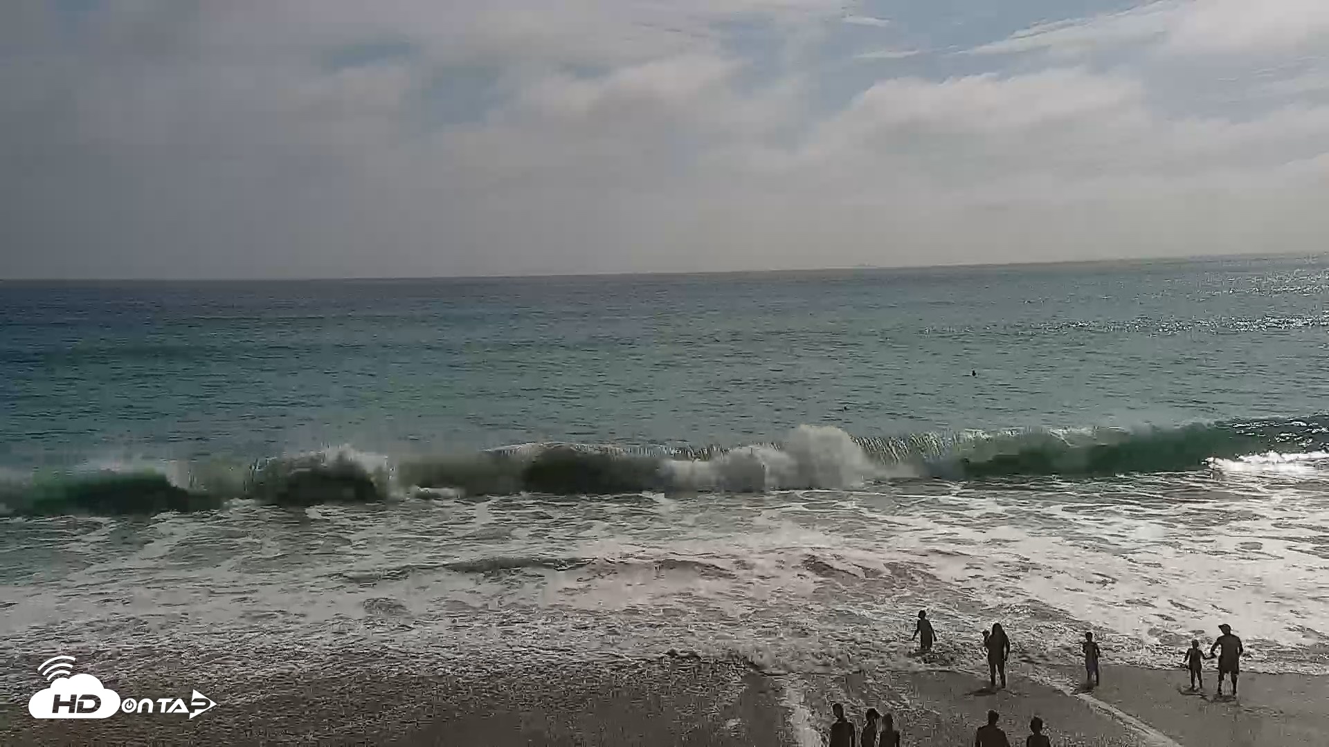 Snapshot of Carlsbad Beach Surf Live Webcam taken Jul 26, 2026, 4:25pm PDT