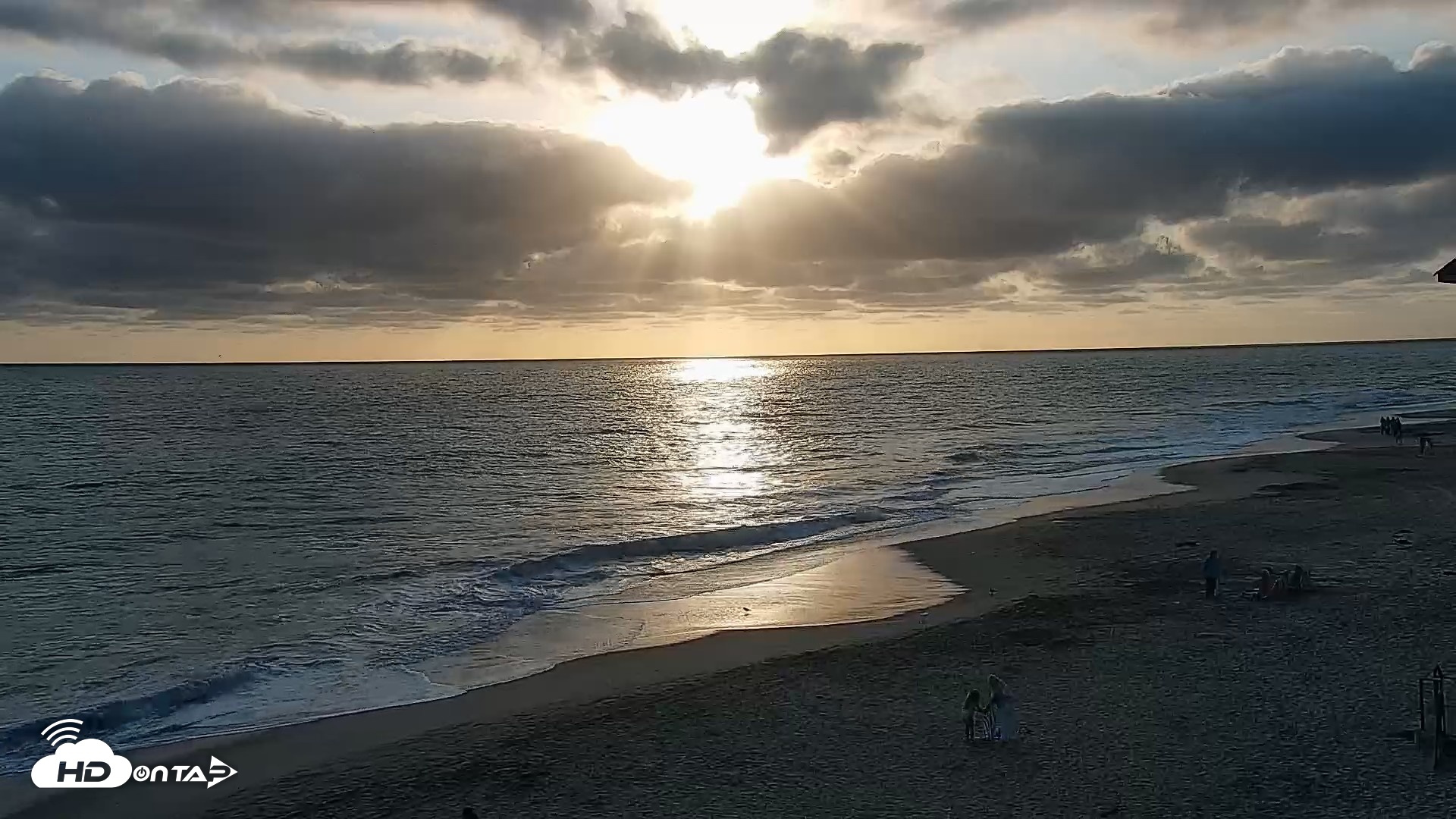 Snapshot of Carlsbad Beach Surf Live Webcam taken Jun 30, 2026, 7:10pm PDT