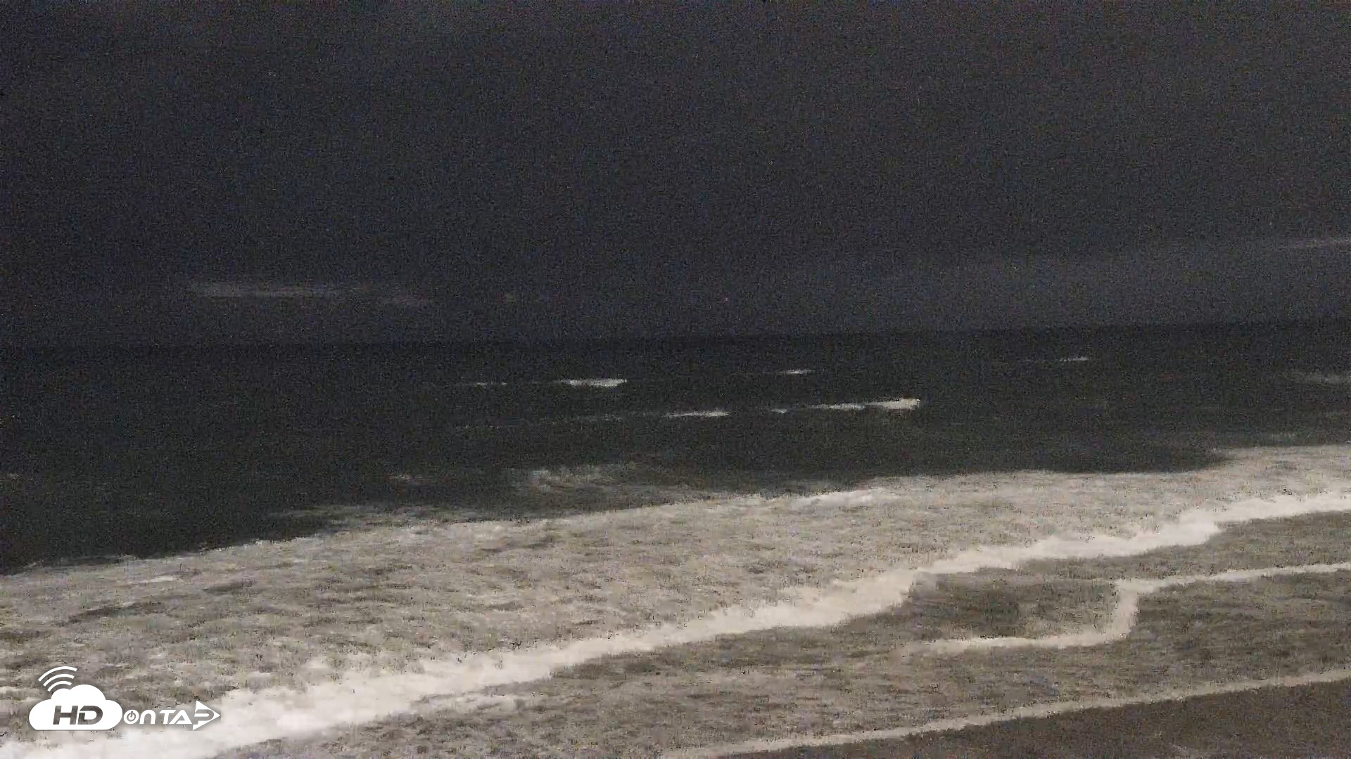 Snapshot of Carlsbad Beach Surf Live Webcam taken Oct 11, 2026, 7:08pm PDT