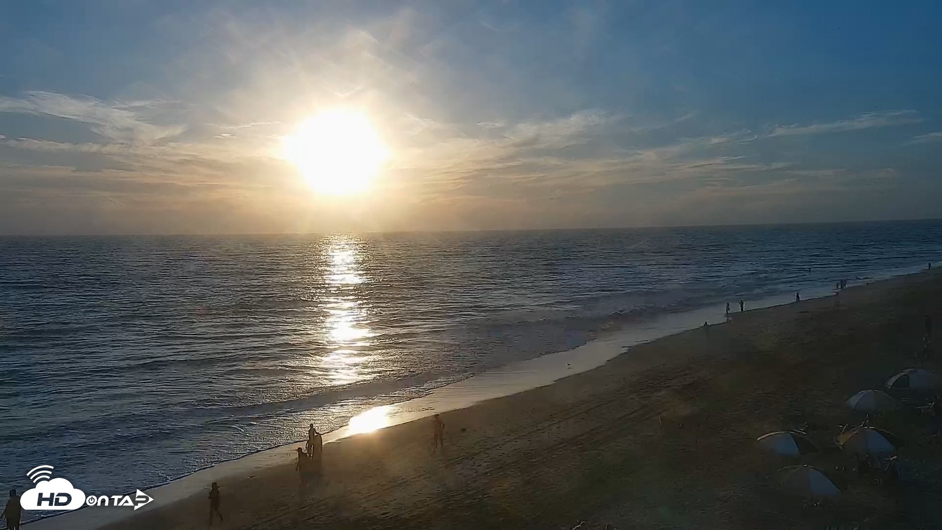 Snapshot of Carlsbad Beach Surf Live Webcam taken Aug 17, 2026, 7:07pm PDT