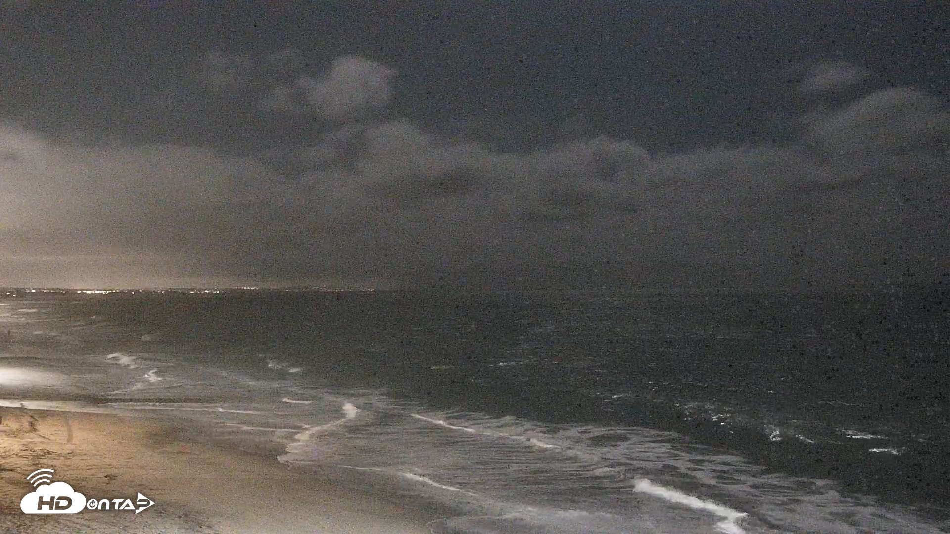 Snapshot of Carlsbad Beach Surf Live Webcam taken Sep 22, 2026, 10:19pm PDT