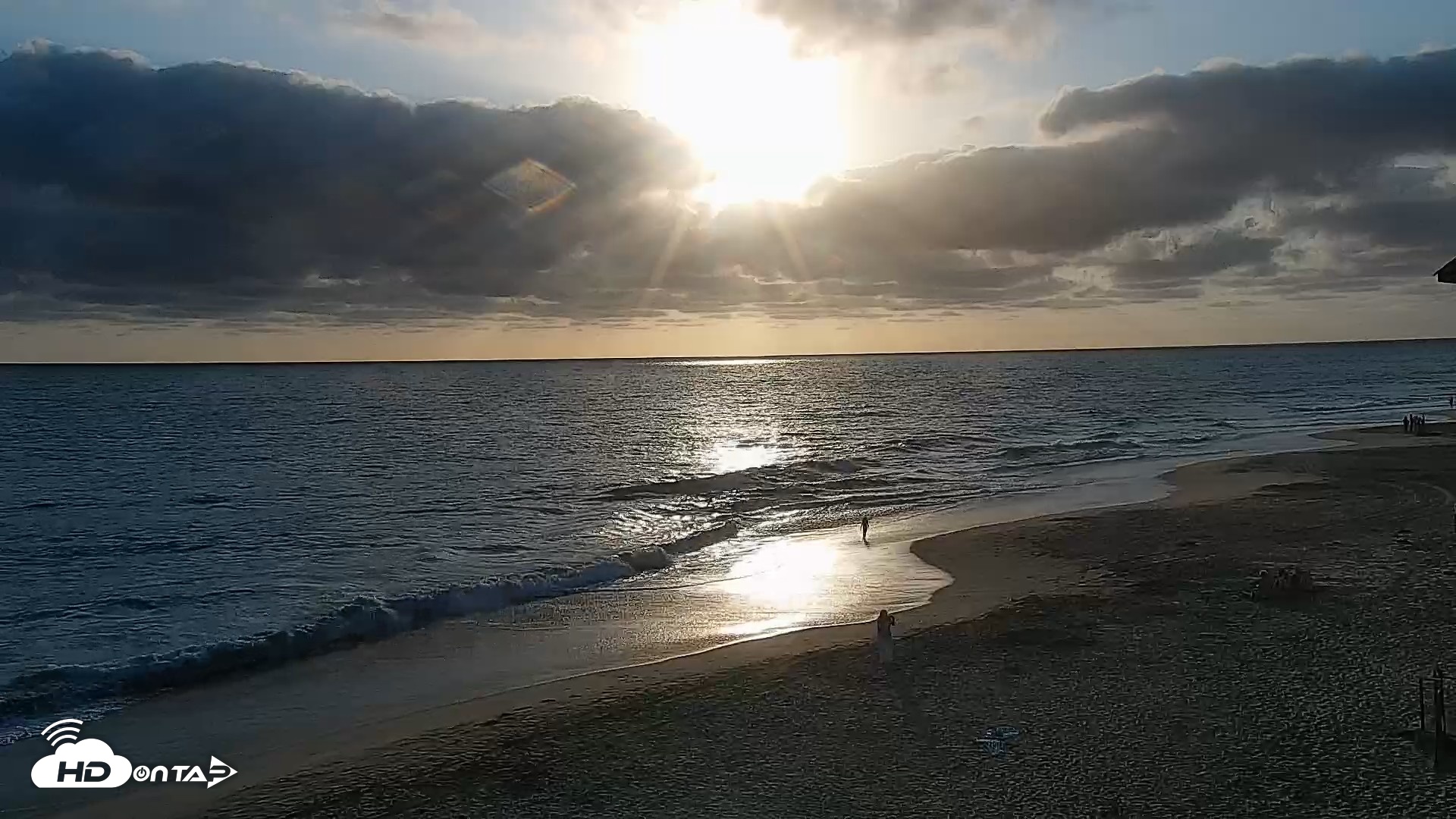 Snapshot of Carlsbad Beach Surf Live Webcam taken Jun 30, 2026, 7:14pm PDT