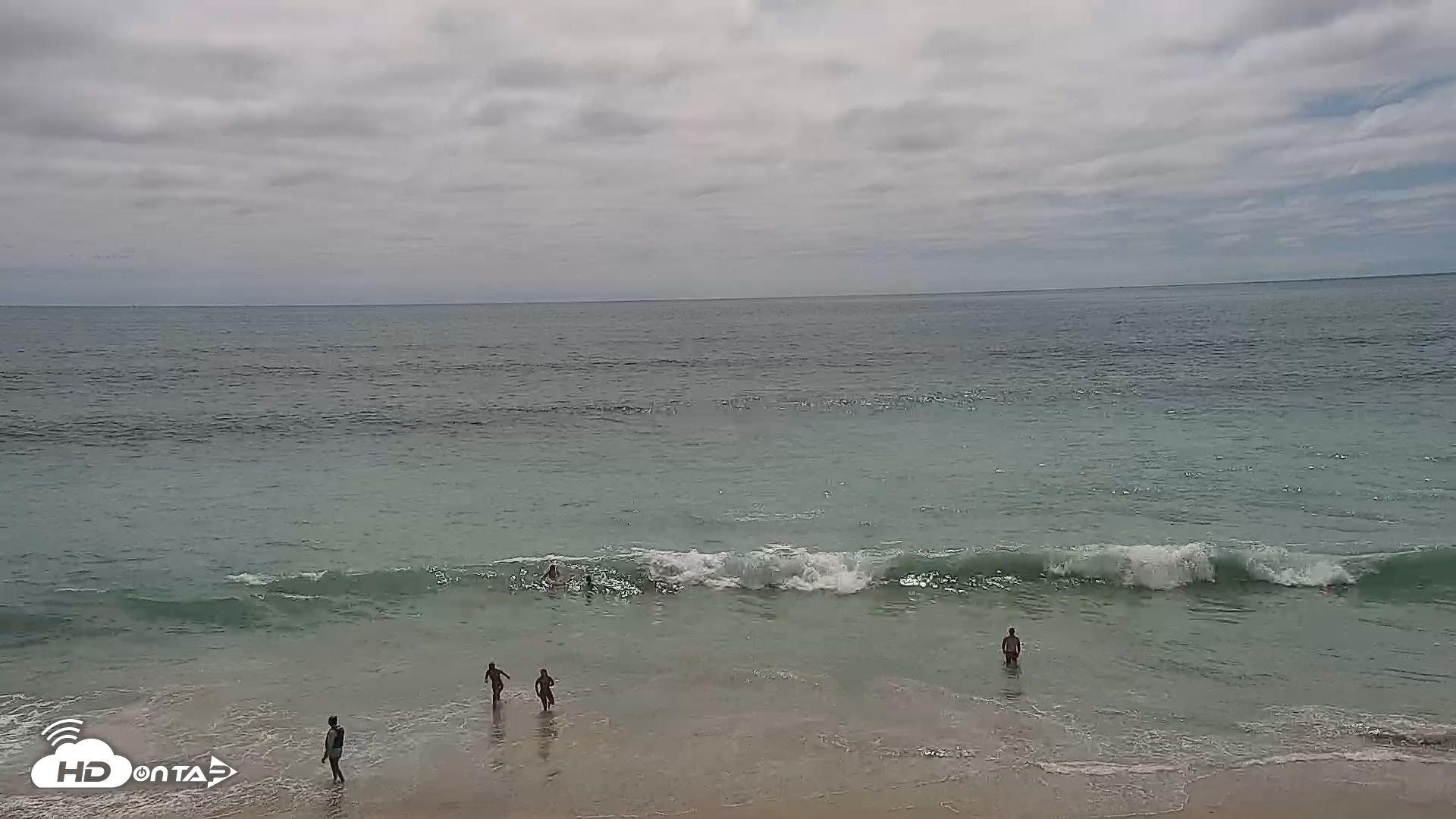 Snapshot of Carlsbad Beach Surf Live Webcam taken Aug 14, 2026, 2:44pm PDT