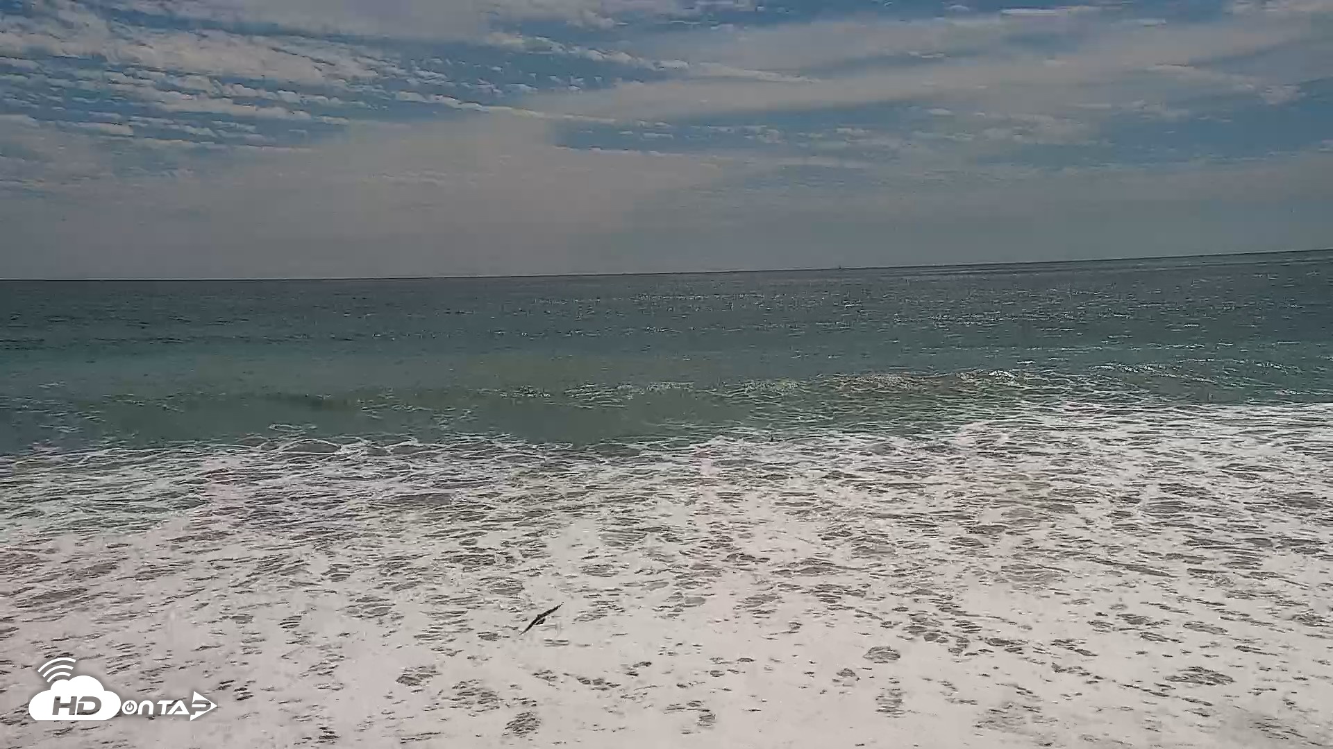 Snapshot of Carlsbad Beach Surf Live Webcam taken Aug 15, 2026, 2:56pm PDT