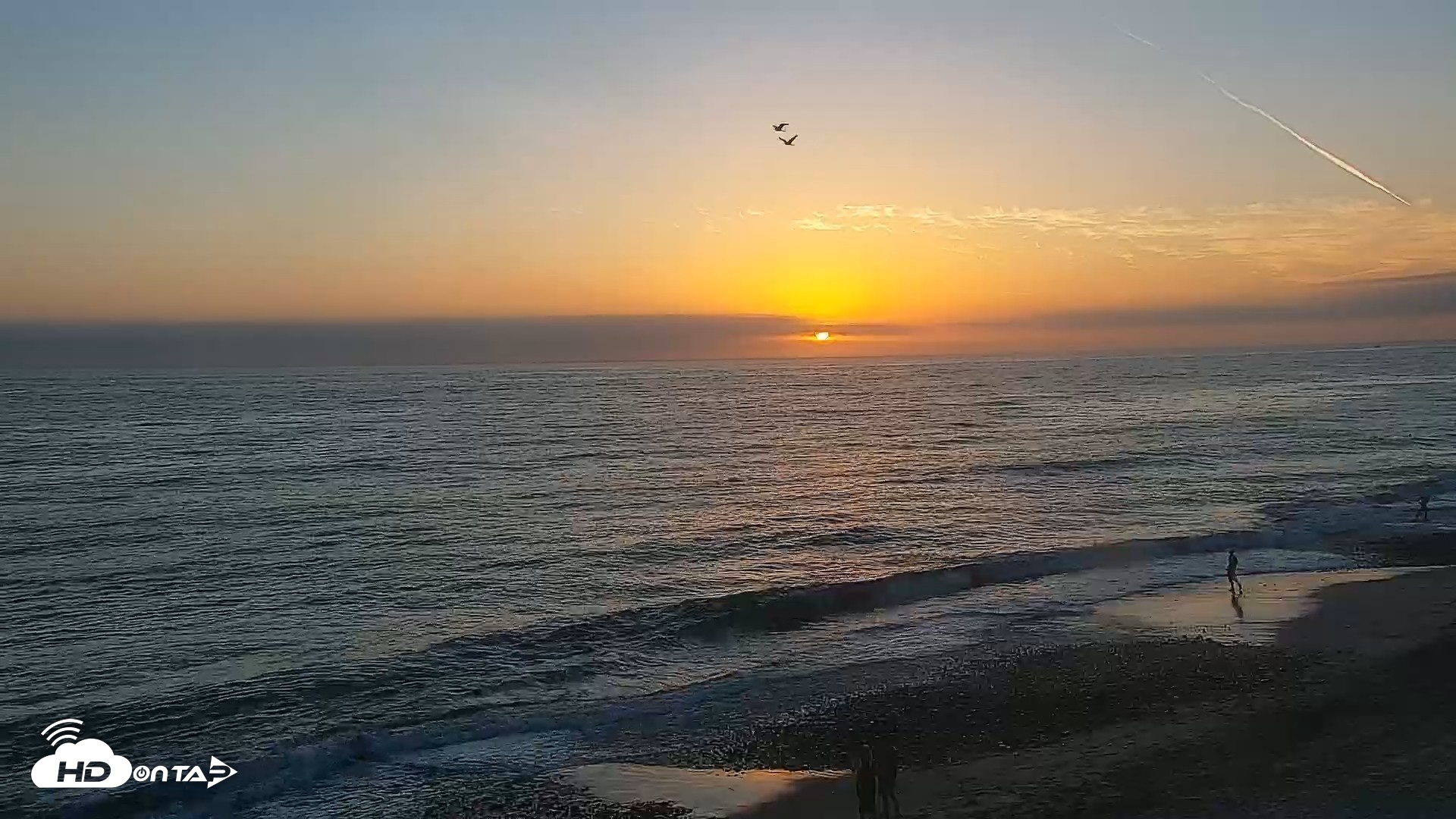 Snapshot of Carlsbad Beach Surf Live Webcam taken Aug 23, 2026, 7:20pm PDT
