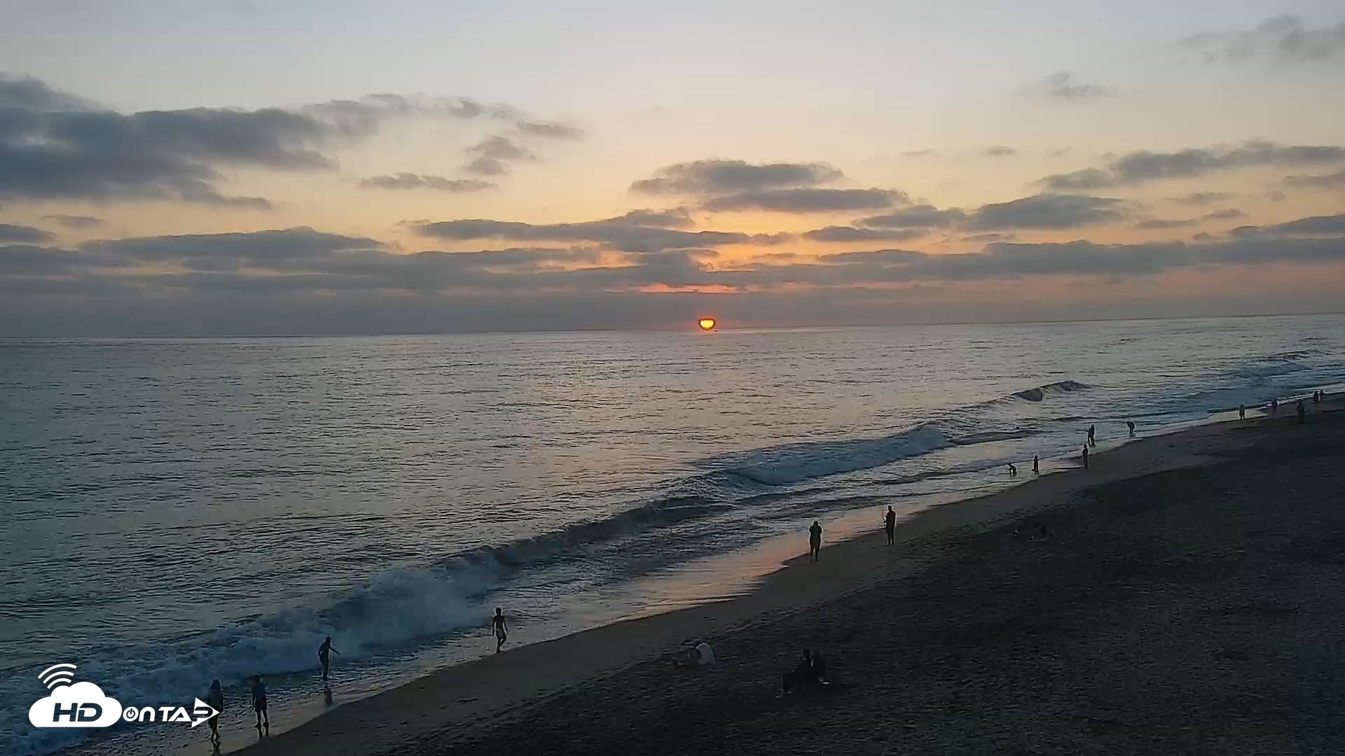 Snapshot of Carlsbad Beach Surf Live Webcam taken Jul 31, 2026, 7:47pm PDT