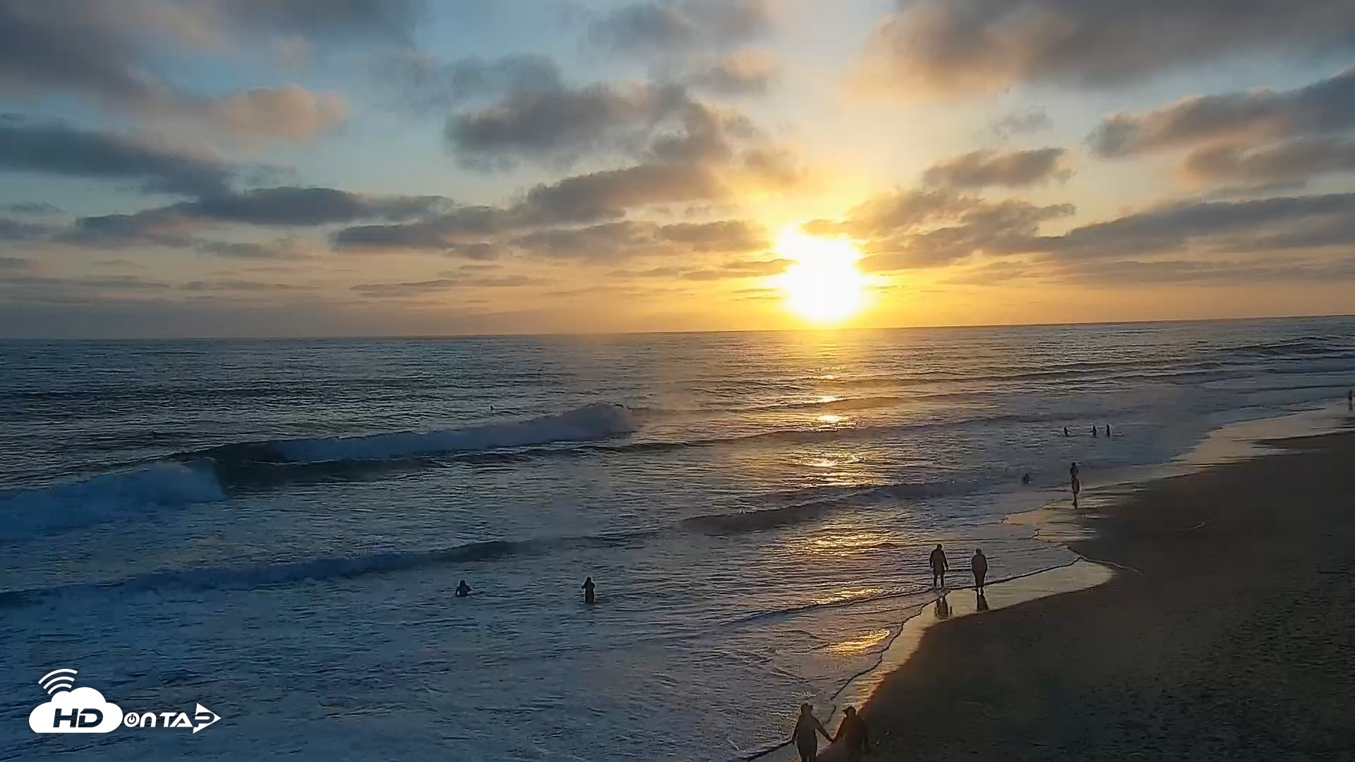 Snapshot of Carlsbad Beach Surf Live Webcam taken Jun 9, 2026, 7:48pm PDT