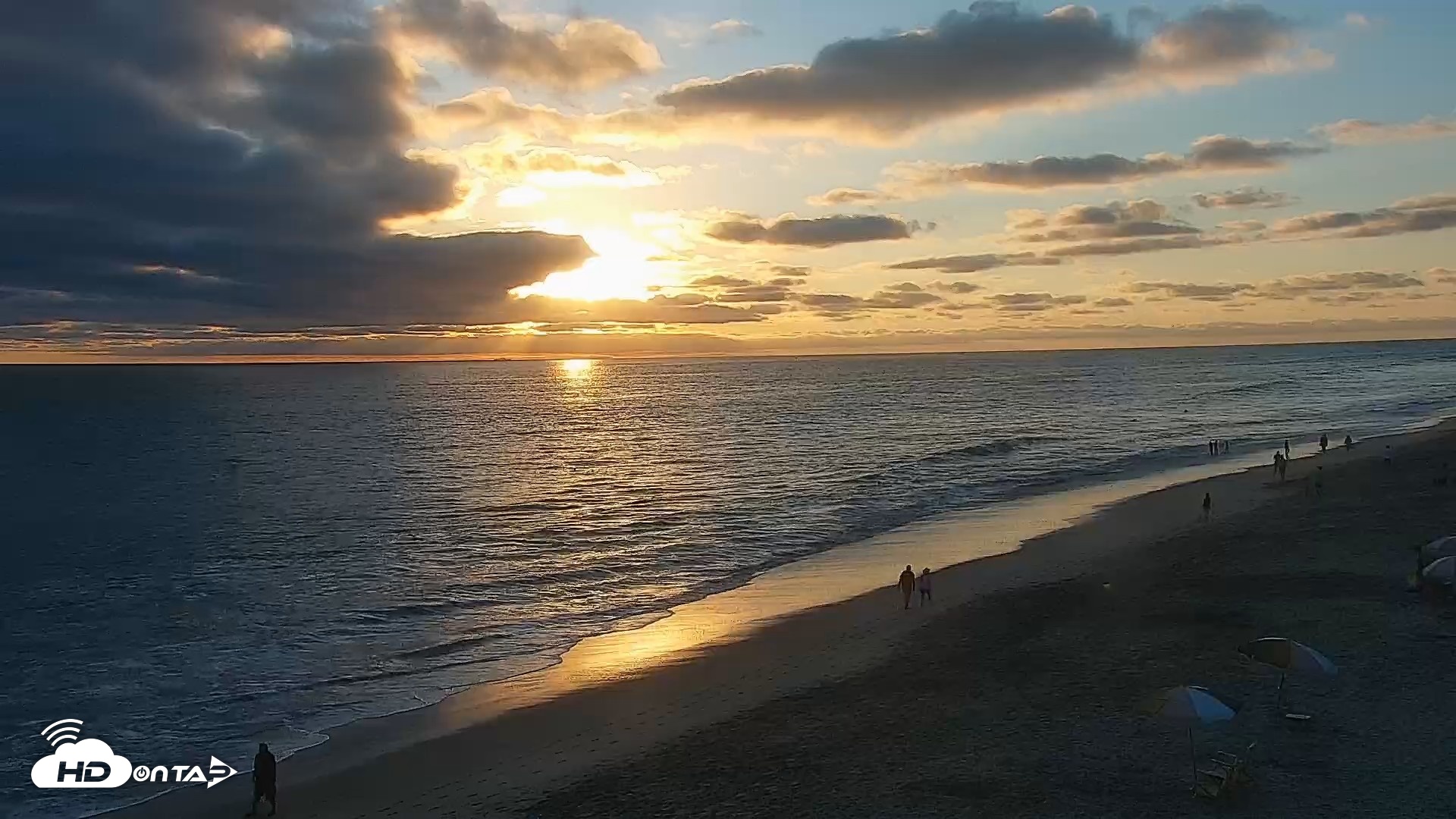 Snapshot of Carlsbad Beach Surf Live Webcam taken Aug 14, 2026, 7:18pm PDT