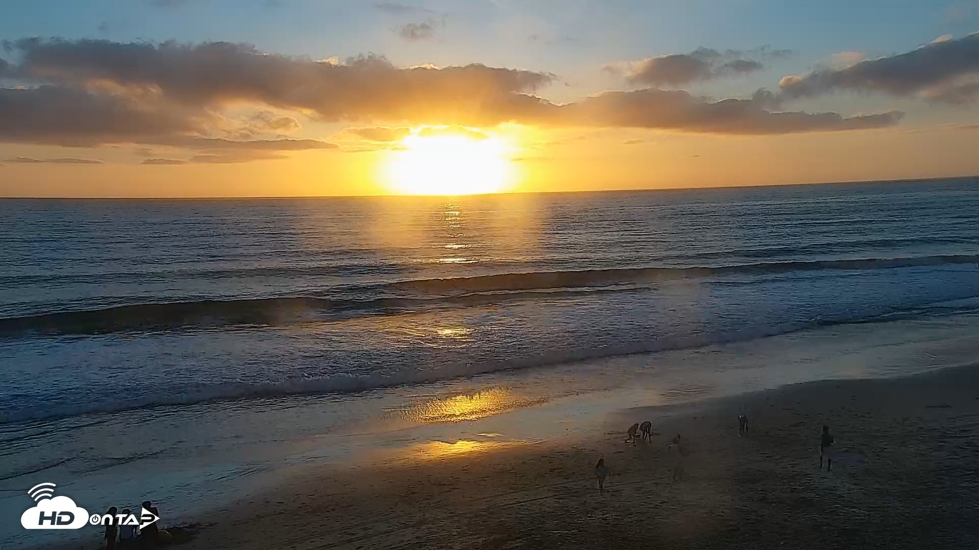 Snapshot of Carlsbad Beach Surf Live Webcam taken Oct 11, 2025, 6:09pm PDT