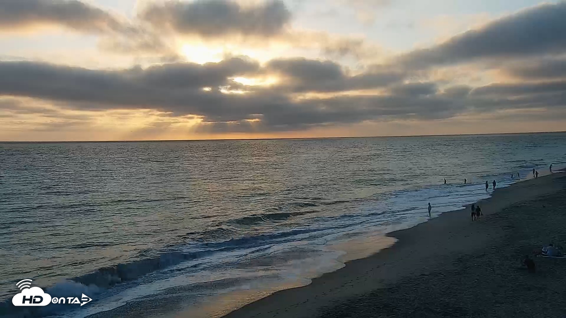 Snapshot of Carlsbad Beach Surf Live Webcam taken Aug 11, 2026, 7:10pm PDT