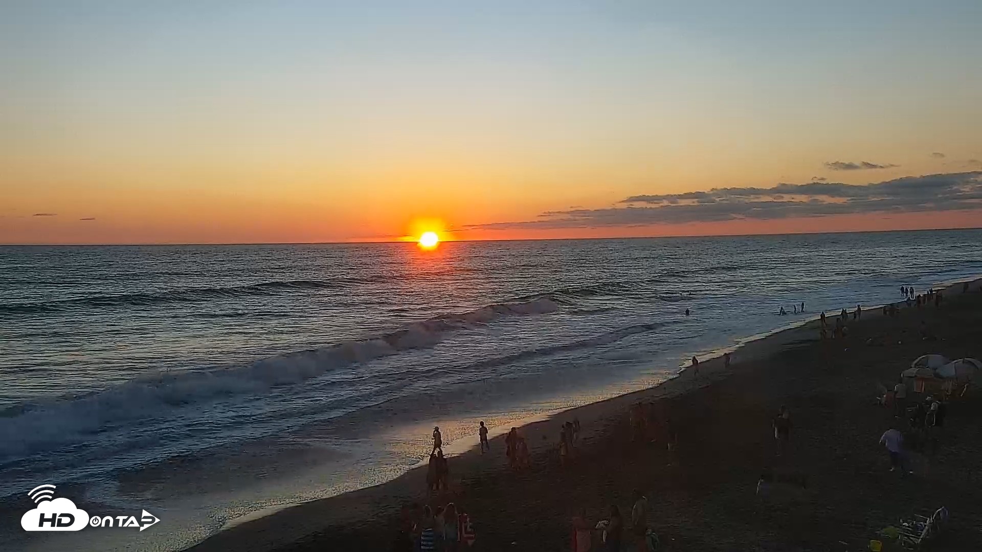 Snapshot of Carlsbad Beach Surf Live Webcam taken Aug 15, 2026, 7:34pm PDT