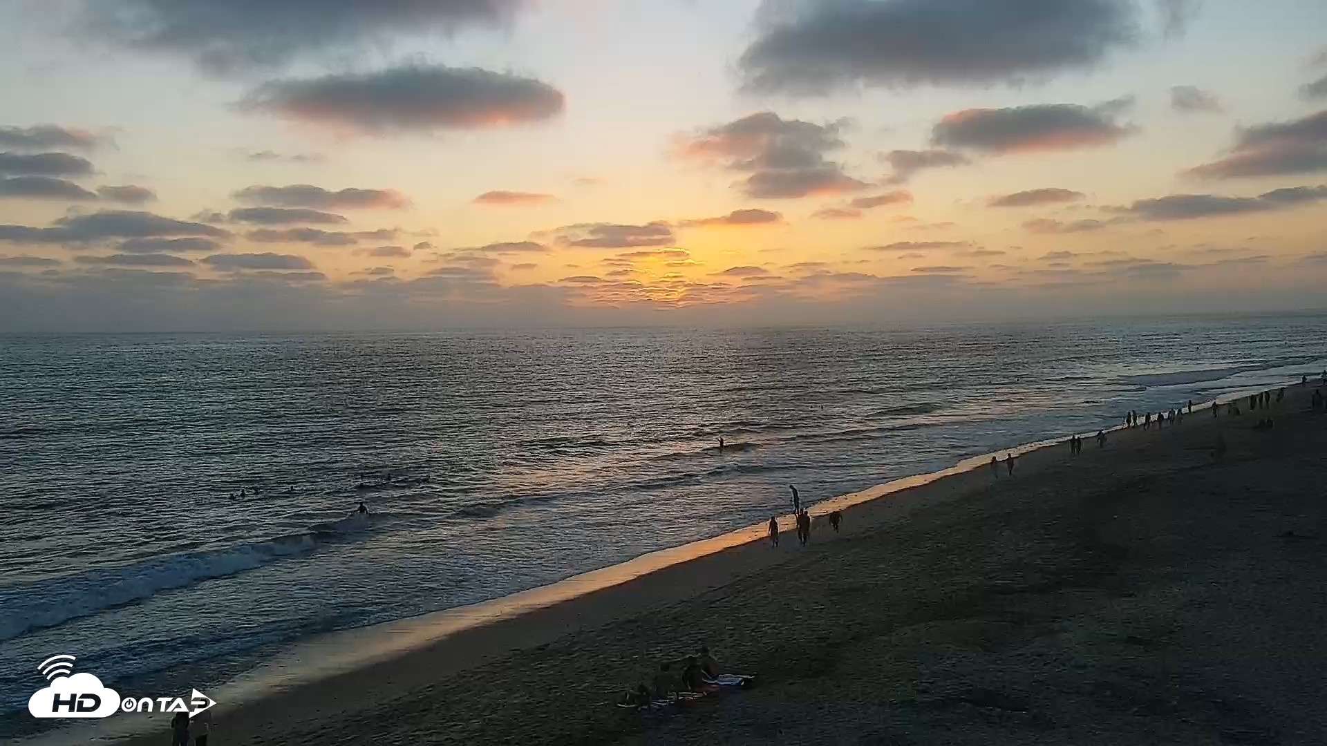 Snapshot of Carlsbad Beach Surf Live Webcam taken Aug 3, 2026, 7:46pm PDT