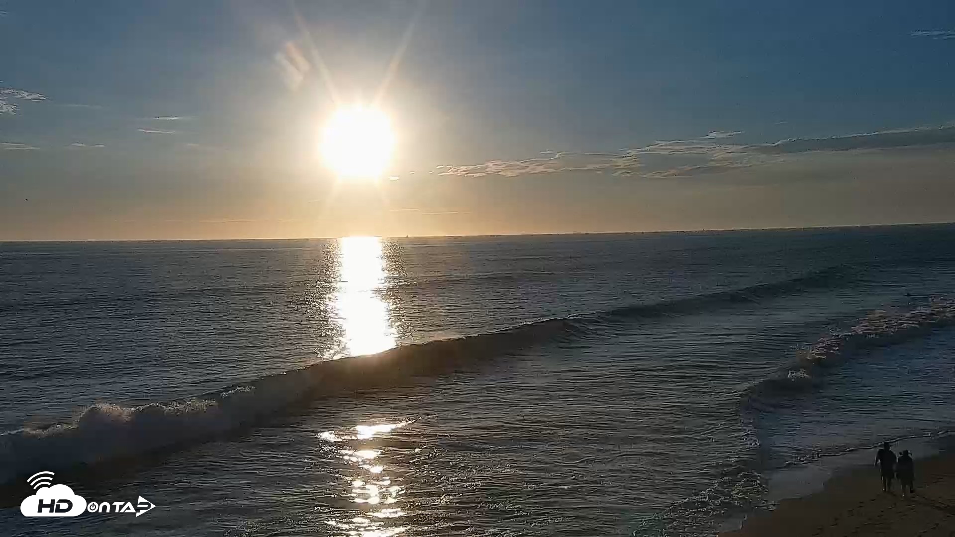 Snapshot of Carlsbad Beach Surf Live Webcam taken Sep 9, 2026, 6:35pm PDT