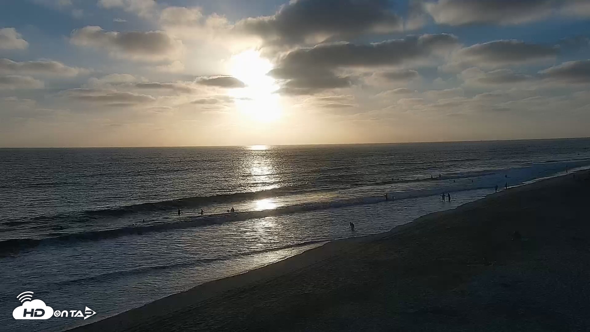 Snapshot of Carlsbad Beach Surf Live Webcam taken Aug 3, 2026, 7:15pm PDT