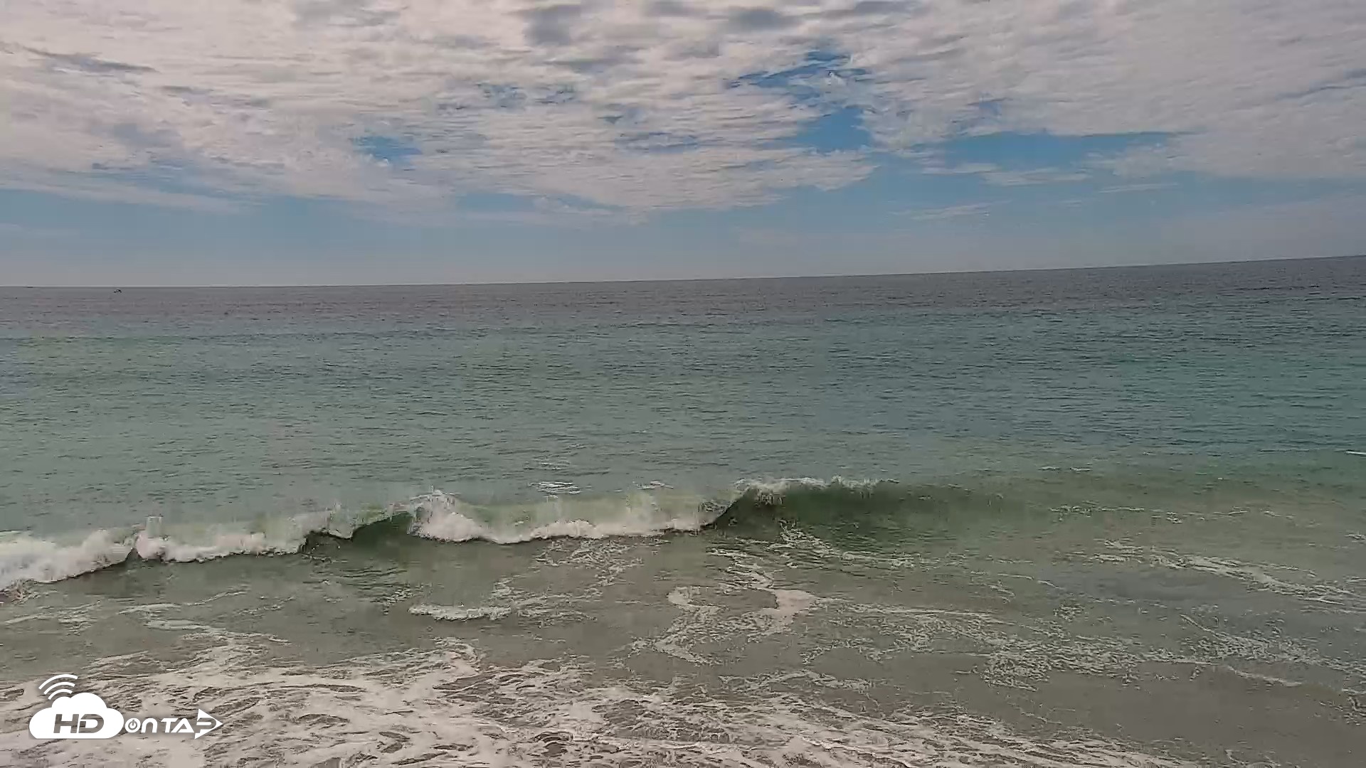 Snapshot of Carlsbad Beach Surf Live Webcam taken Sep 5, 2026, 12:40pm PDT