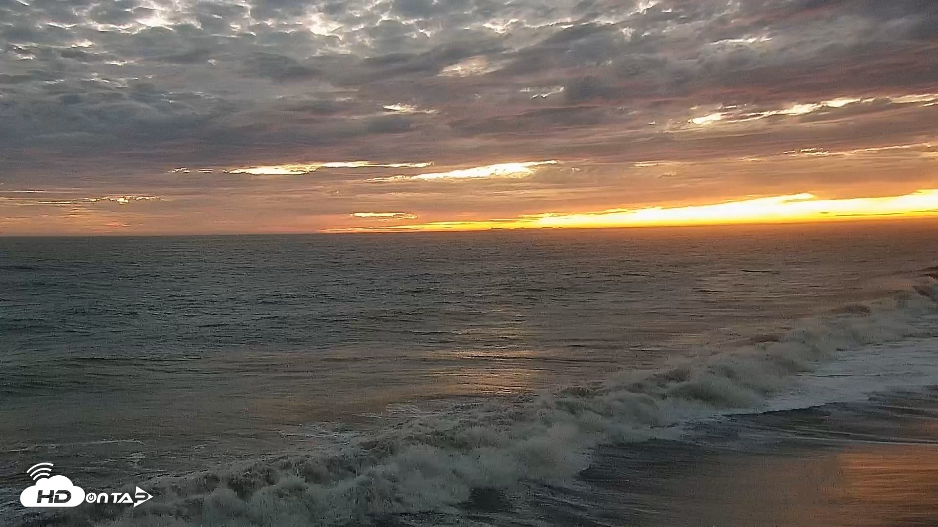 Snapshot of Carlsbad Beach Surf Live Webcam taken Sep 7, 2026, 7:30pm PDT