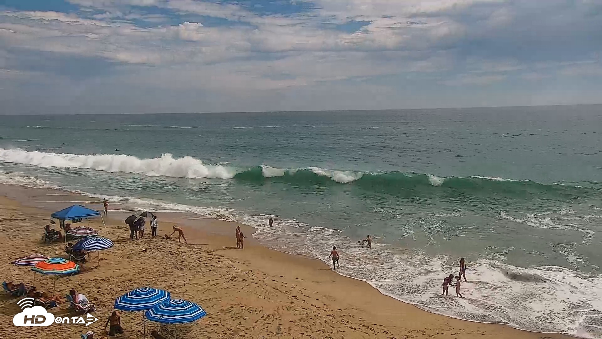 Snapshot of Carlsbad Beach Surf Live Webcam taken Jul 20, 2026, 3:47pm PDT