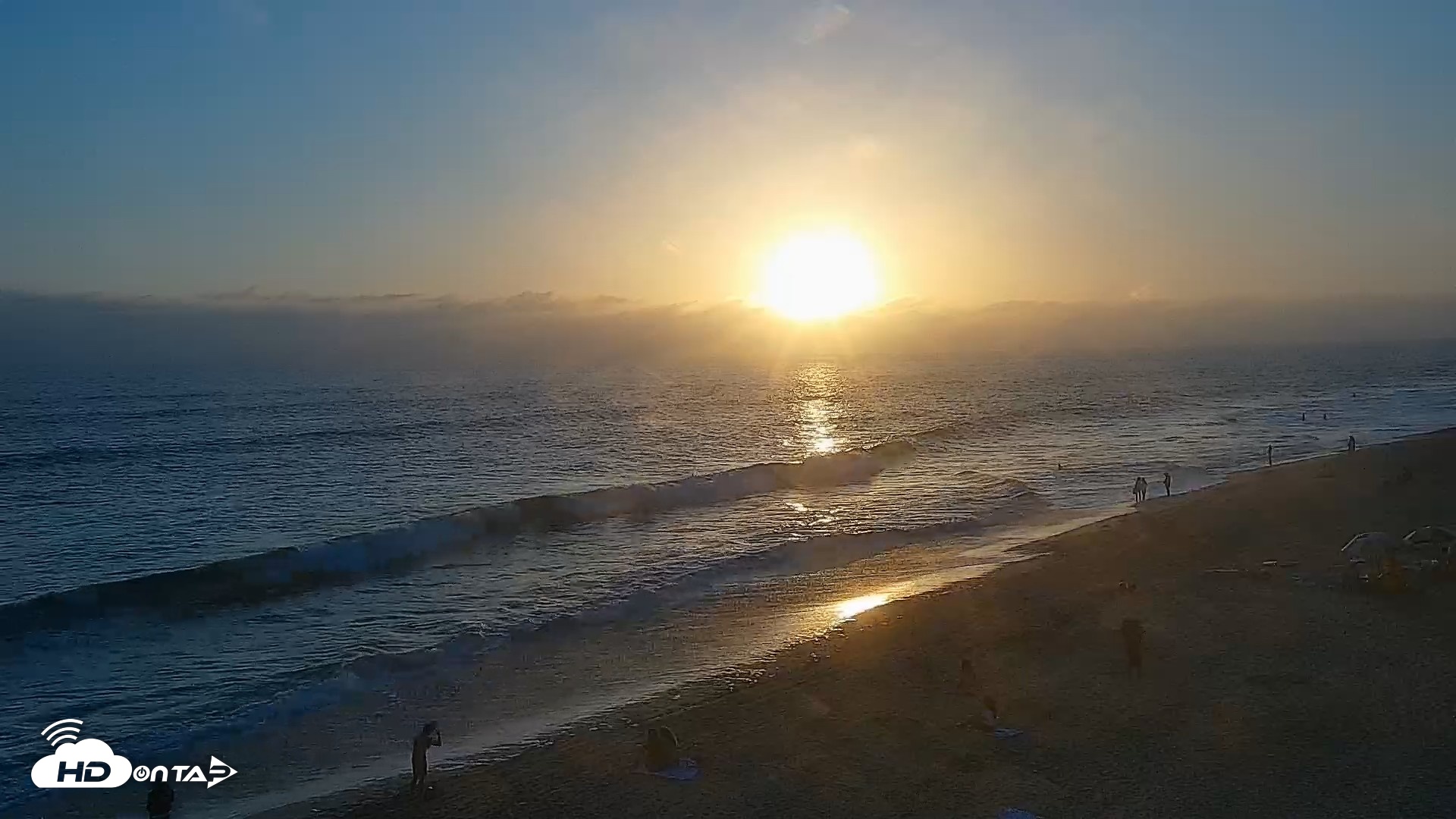 Snapshot of Carlsbad Beach Surf Live Webcam taken Jul 16, 2026, 7:44pm PDT