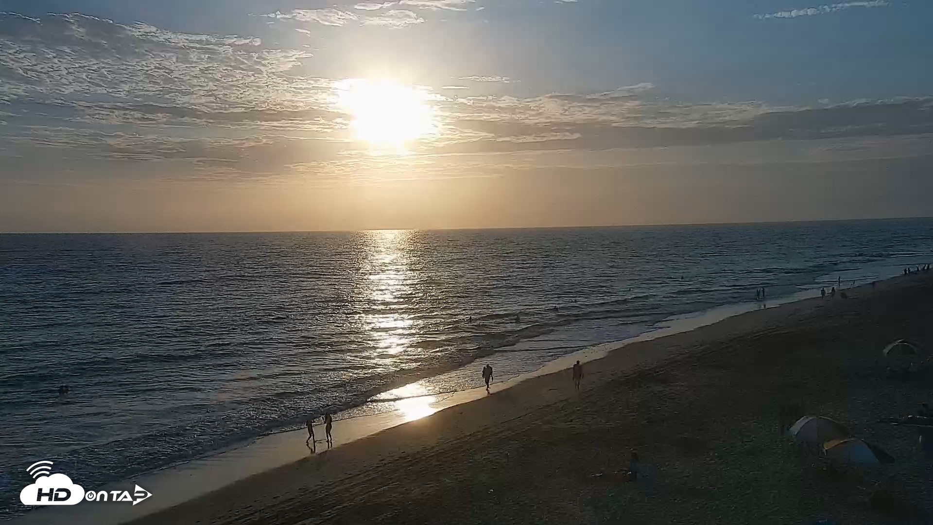 Snapshot of Carlsbad Beach Surf Live Webcam taken Aug 5, 2026, 7:12pm PDT
