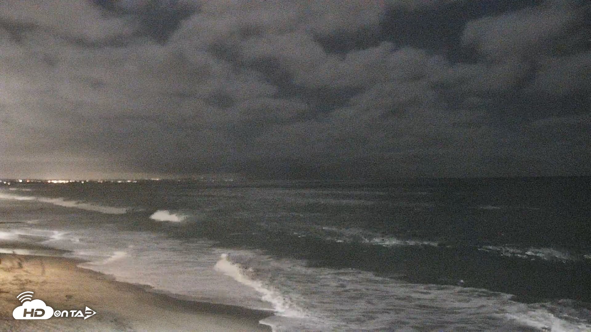 Snapshot of Carlsbad Beach Surf Live Webcam taken Sep 22, 2026, 9:44pm PDT