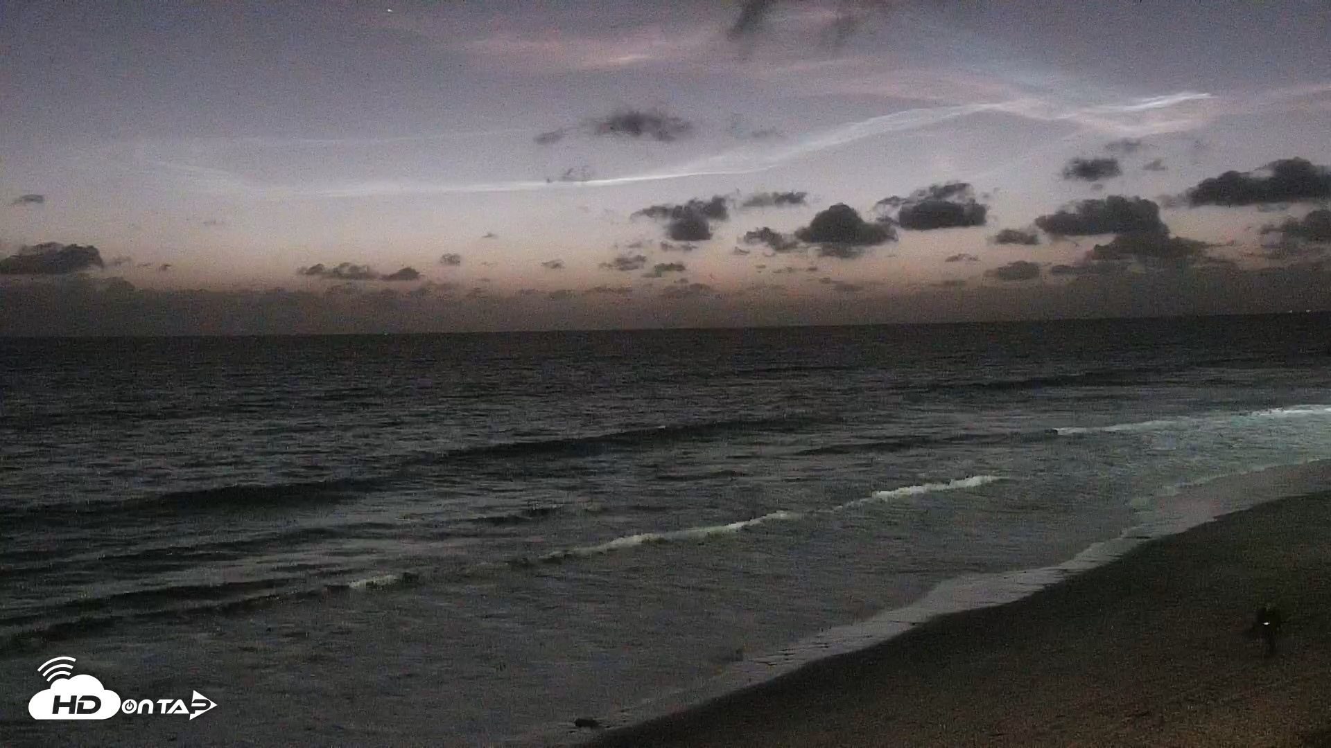 Snapshot of Carlsbad Beach Surf Live Webcam taken Sep 16, 2026, 7:42pm PDT