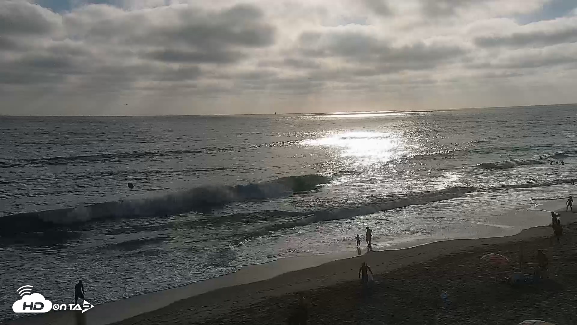 Snapshot of Carlsbad Beach Surf Live Webcam taken Jul 31, 2026, 6:08pm PDT