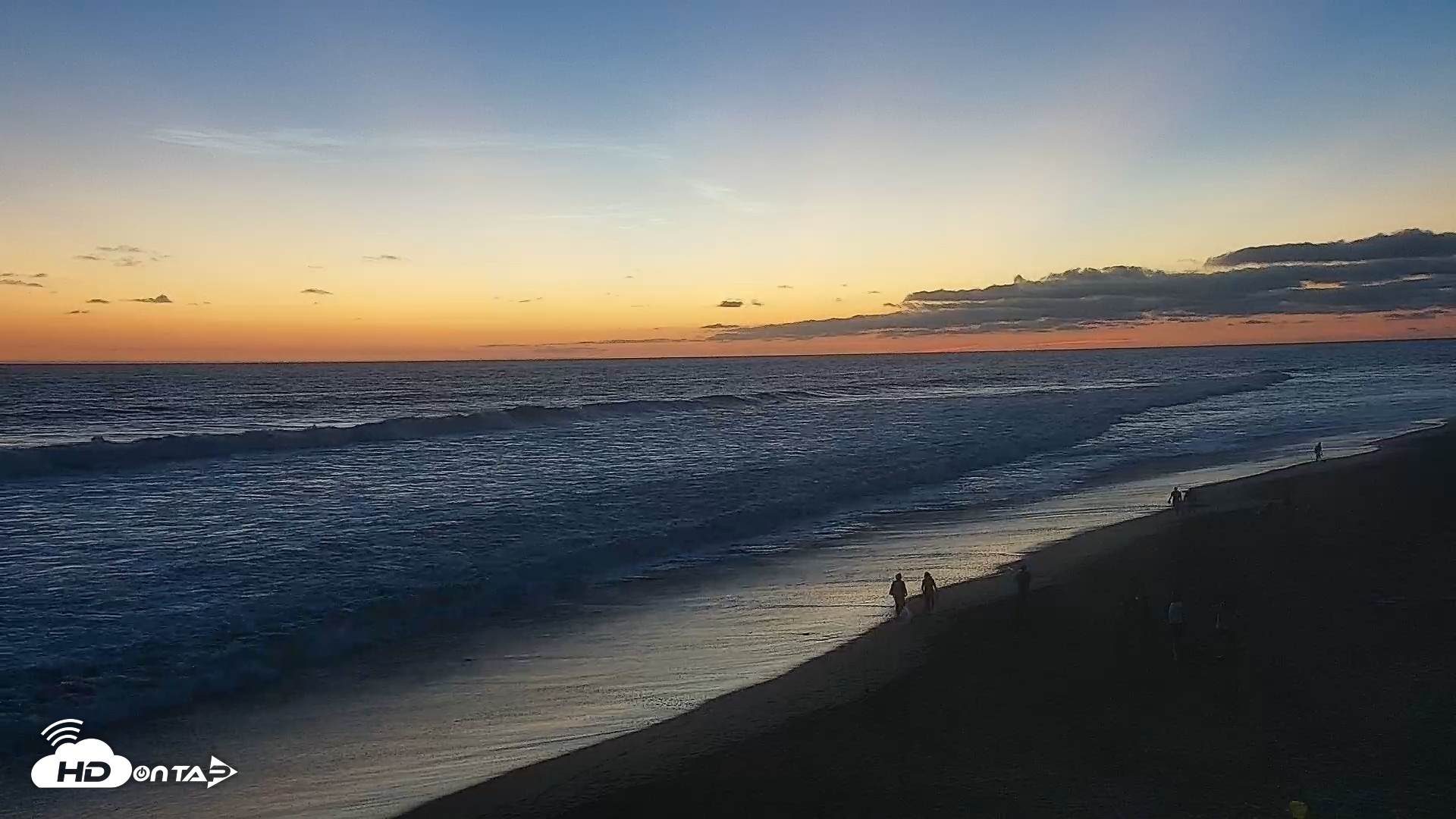 Snapshot of Carlsbad Beach Surf Live Webcam taken Aug 15, 2026, 7:59pm PDT
