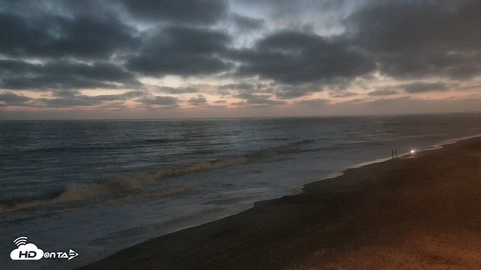 Snapshot of Carlsbad Beach Surf Live Webcam taken Aug 18, 2026, 8:10pm PDT