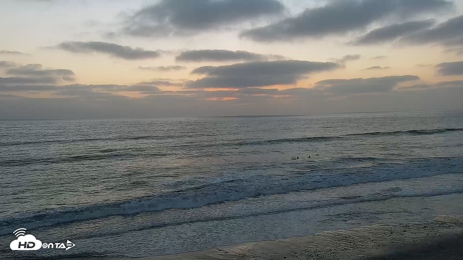 Snapshot of Carlsbad Beach Surf Live Webcam taken Sep 30, 2026, 6:35pm PDT