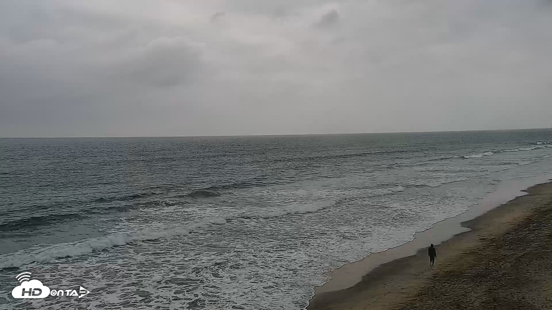 Snapshot of Carlsbad Beach Surf Live Webcam taken May 16, 2026, 6:43pm PDT