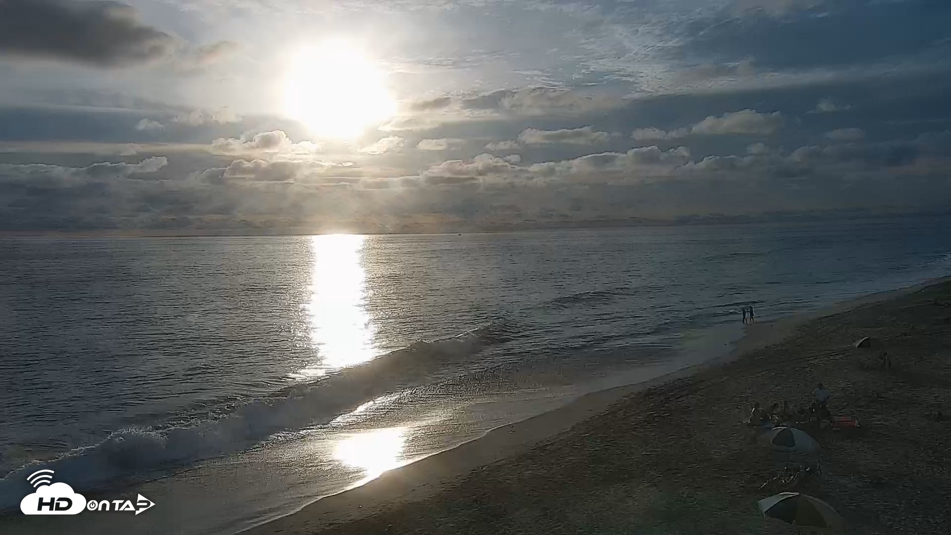 Snapshot of Carlsbad Beach Surf Live Webcam taken Aug 13, 2026, 7:00pm PDT