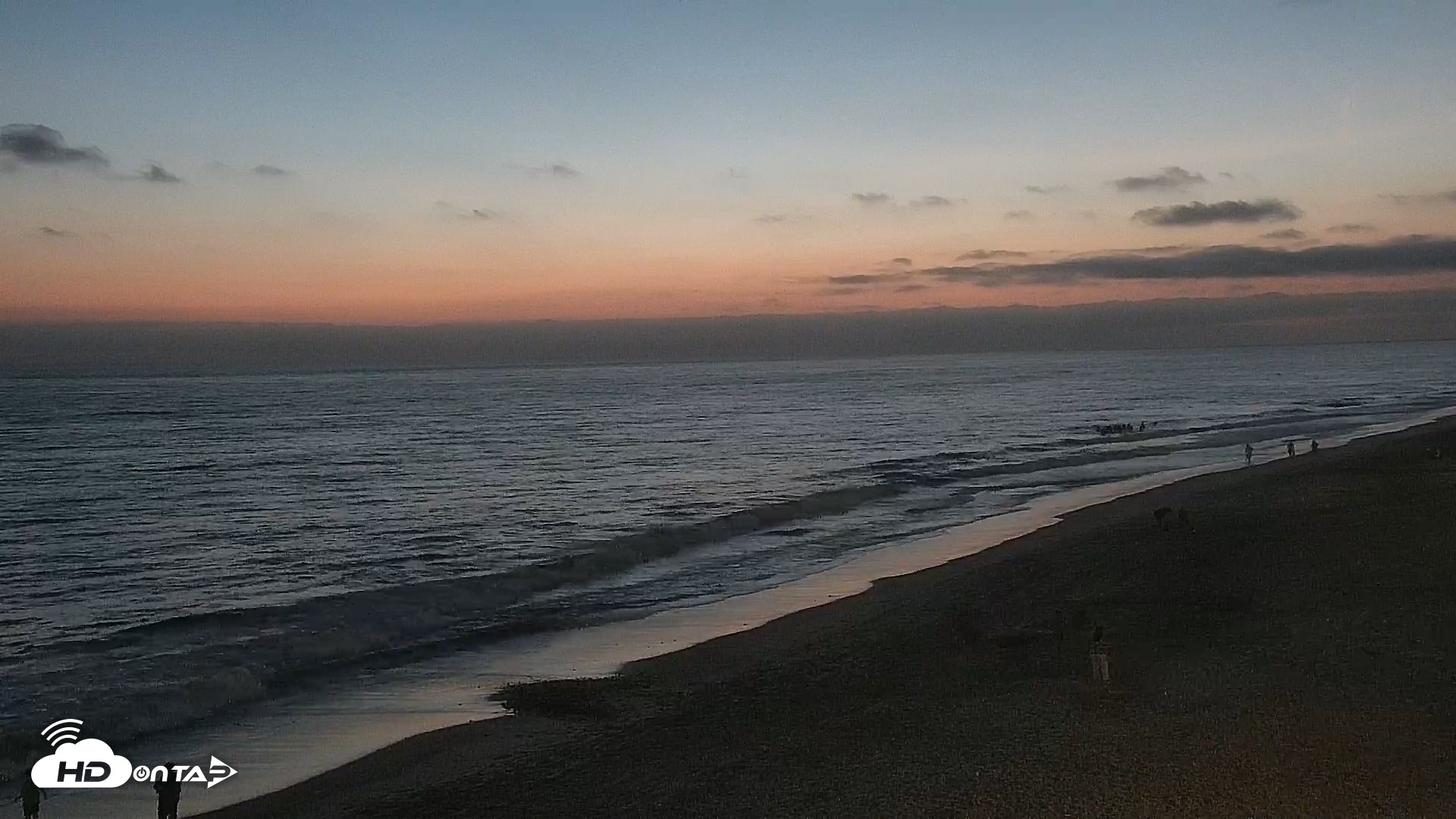Snapshot of Carlsbad Beach Surf Live Webcam taken Aug 6, 2026, 8:22pm PDT