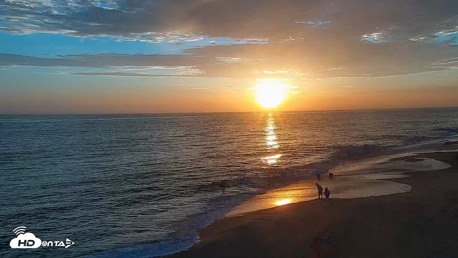 Snapshot of Carlsbad Beach Surf Live Webcam taken Jul 12, 2026, 7:50pm PDT