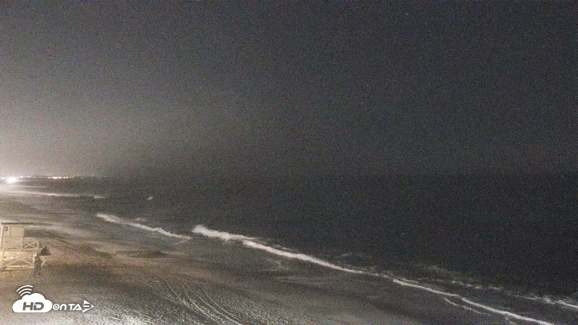 Snapshot of Carlsbad Beach Surf Live Webcam taken Aug 19, 2026, 8:57pm PDT
