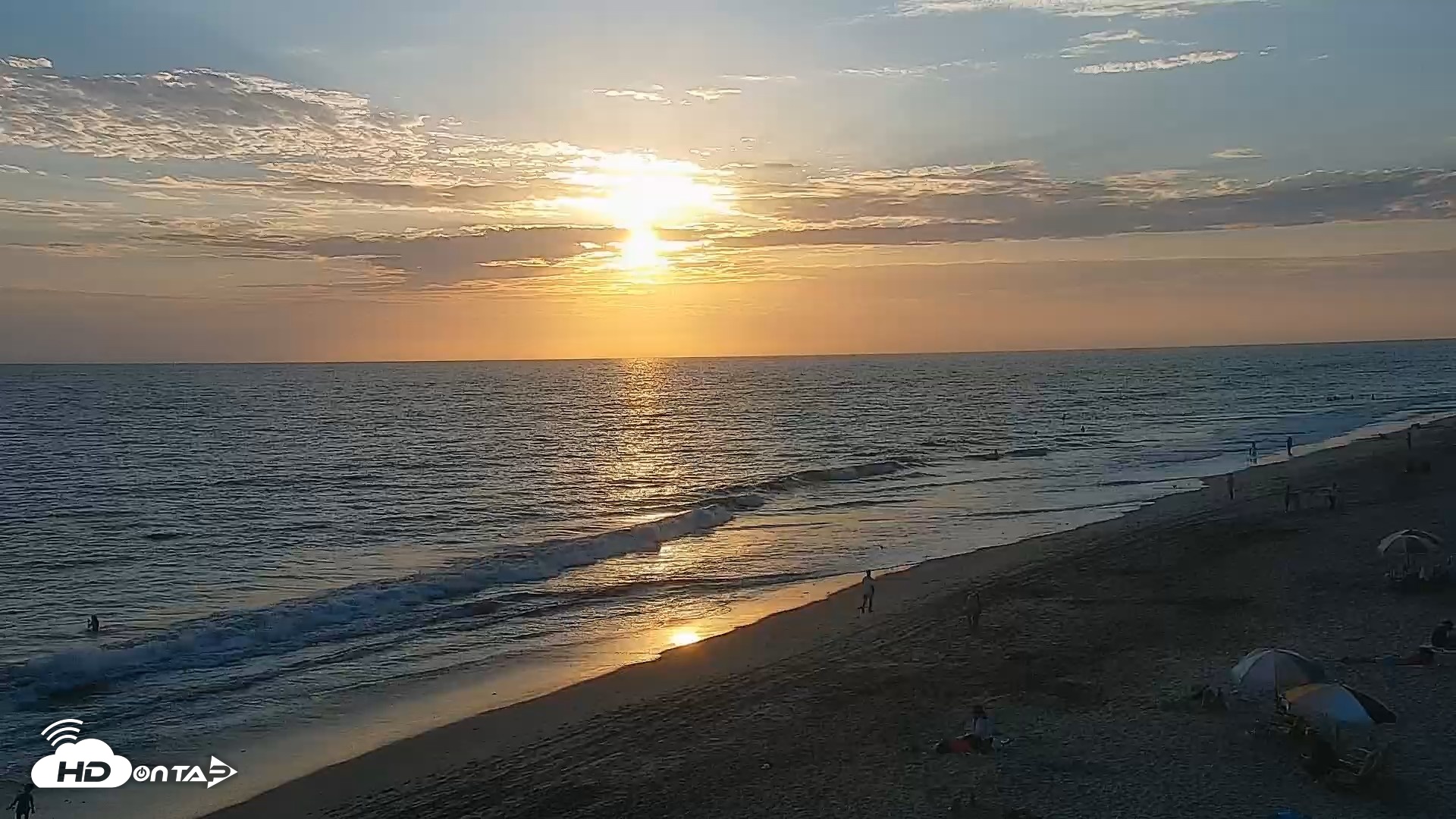 Snapshot of Carlsbad Beach Surf Live Webcam taken Aug 5, 2026, 7:20pm PDT
