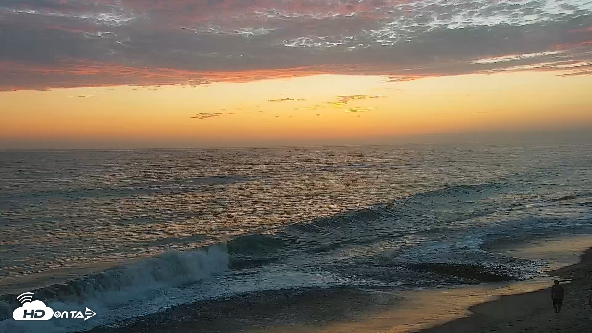 Snapshot of Carlsbad Beach Surf Live Webcam taken Aug 24, 2026, 7:30pm PDT
