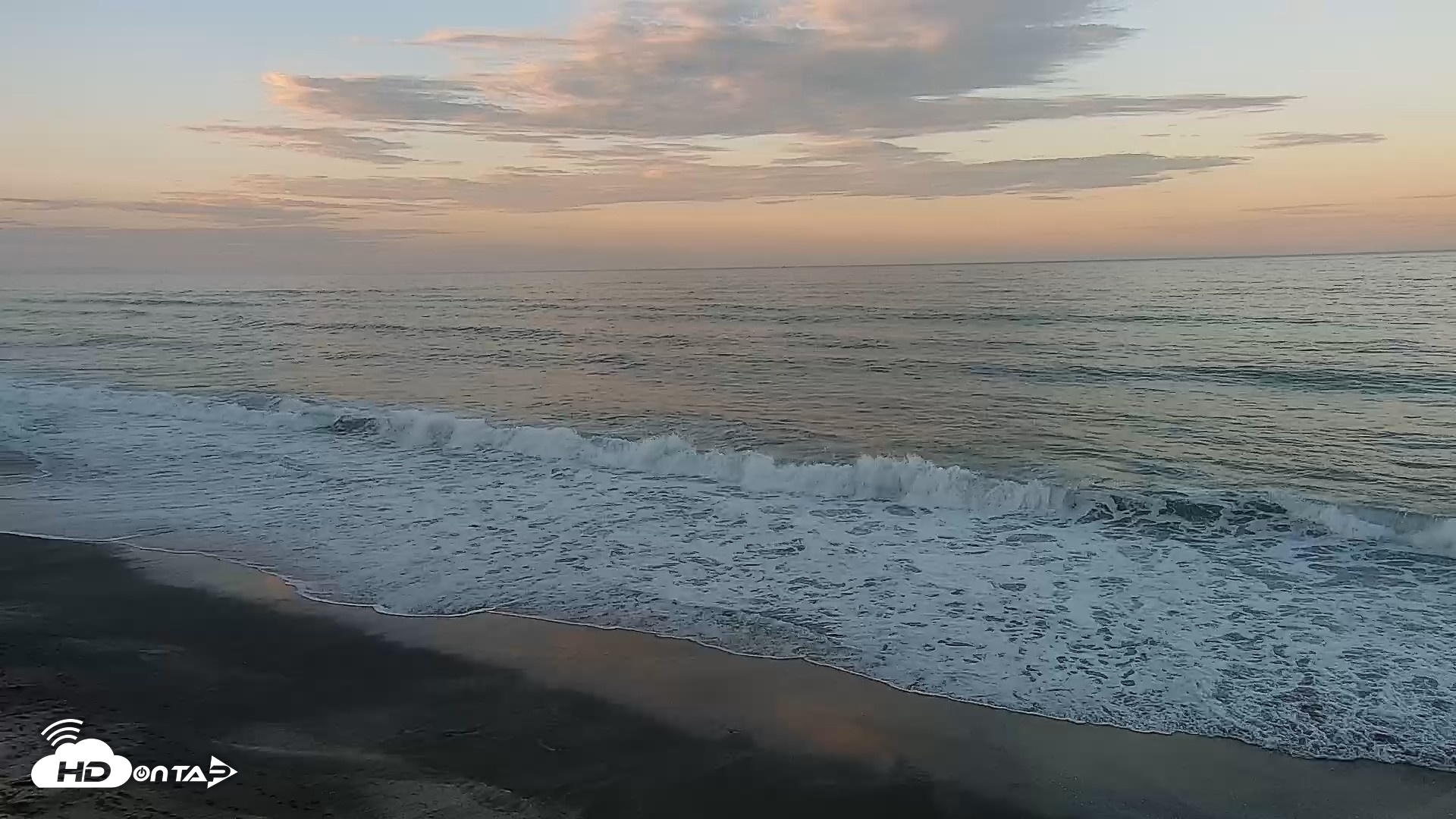 Snapshot of Carlsbad Beach Surf Live Webcam taken Sep 9, 2026, 6:48am PDT