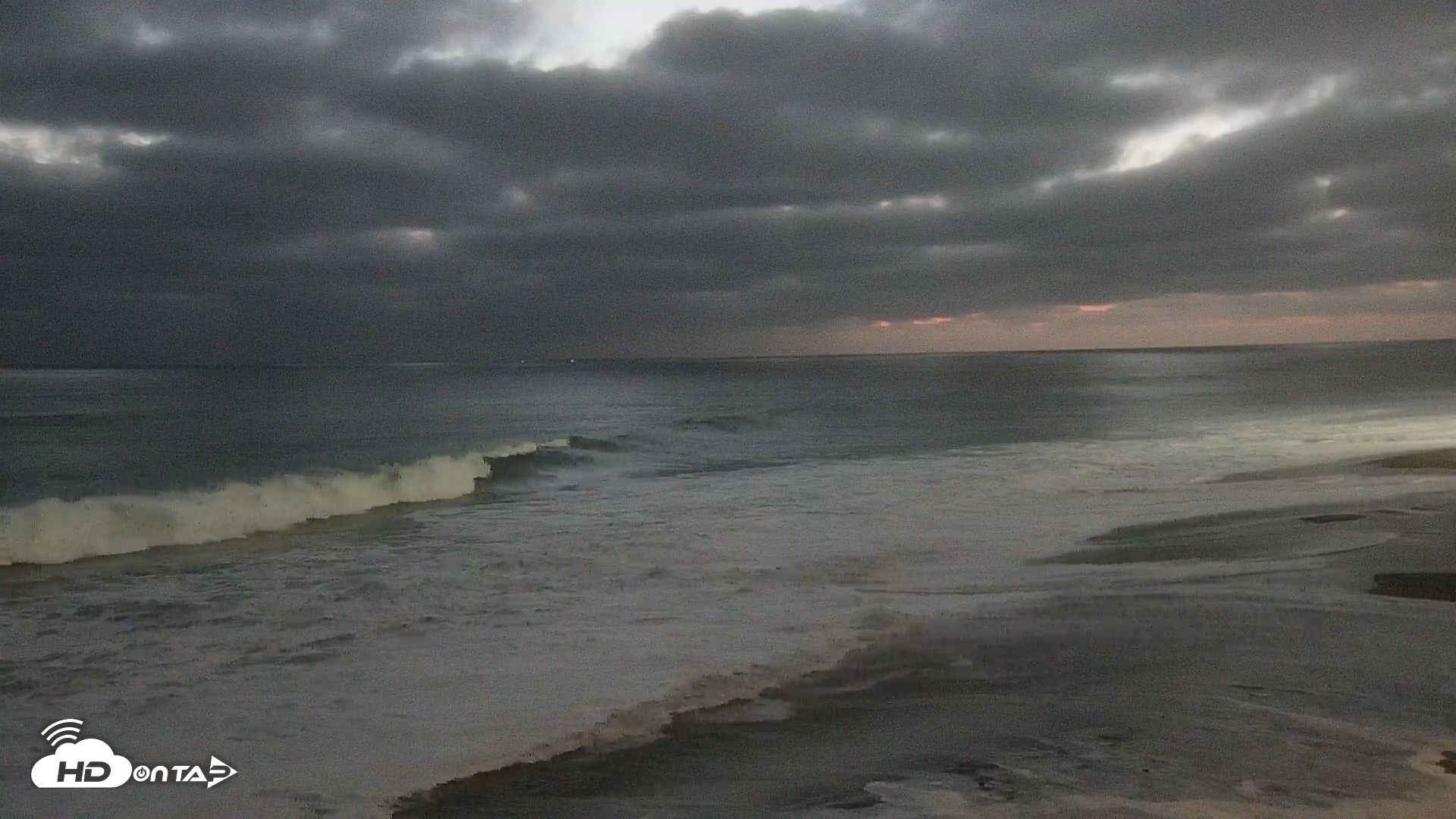 Snapshot of Carlsbad Beach Surf Live Webcam taken Jul 28, 2026, 8:29pm PDT