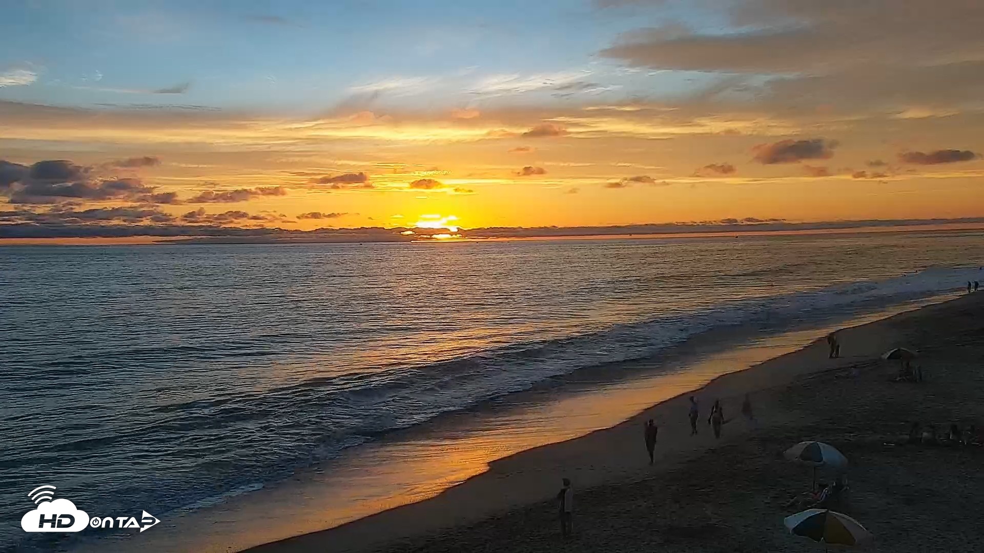 Snapshot of Carlsbad Beach Surf Live Webcam taken Aug 13, 2026, 7:34pm PDT