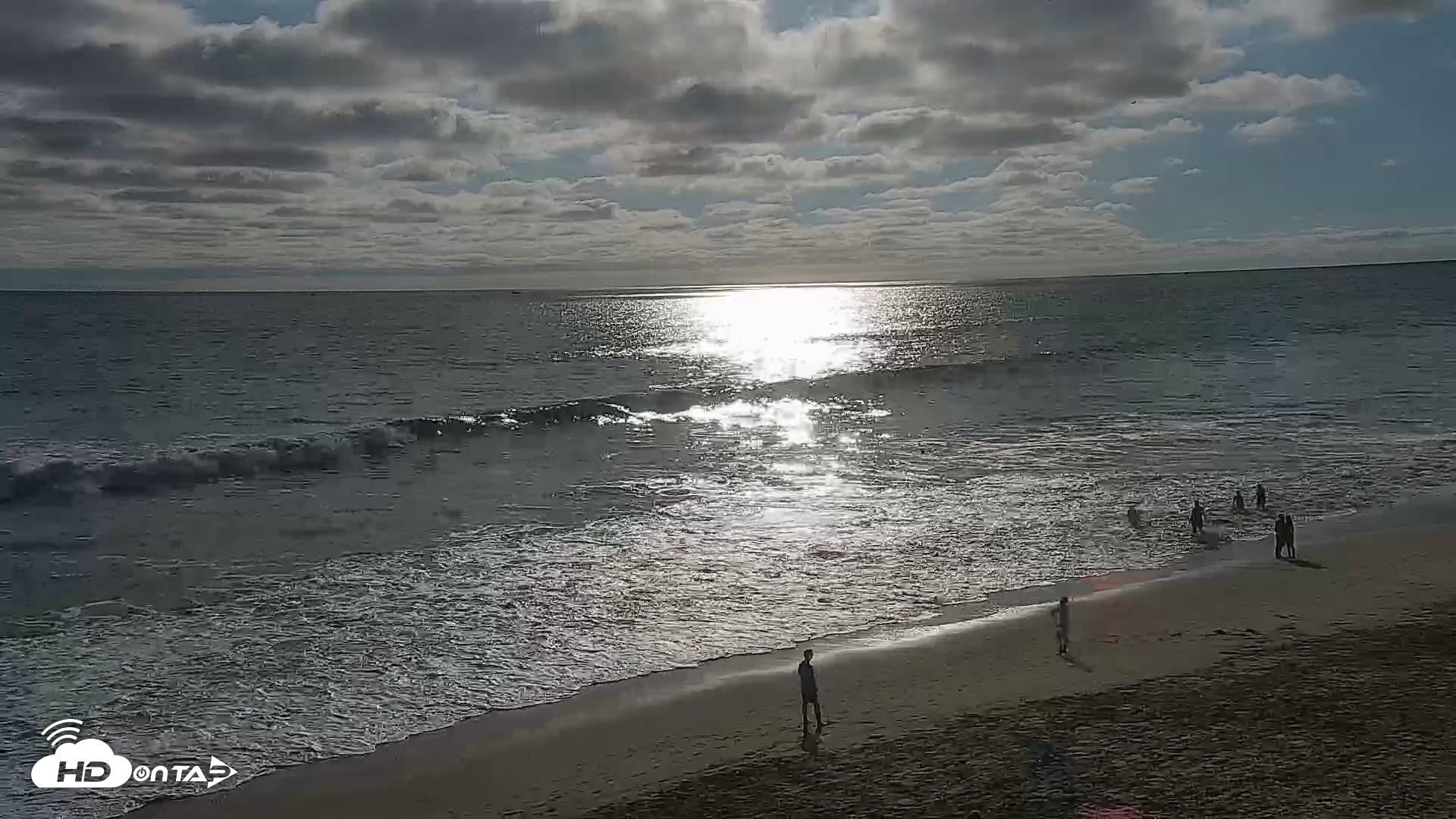 Snapshot of Carlsbad Beach Surf Live Webcam taken Aug 14, 2026, 5:49pm PDT