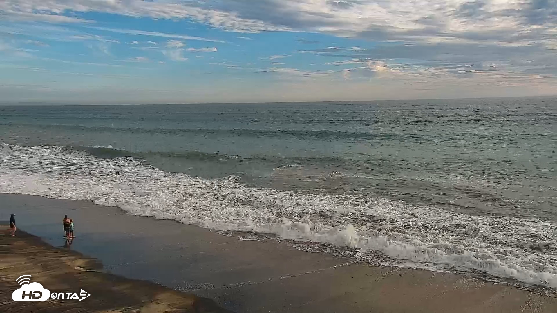 Snapshot of Carlsbad Beach Surf Live Webcam taken Sep 7, 2026, 5:58pm PDT