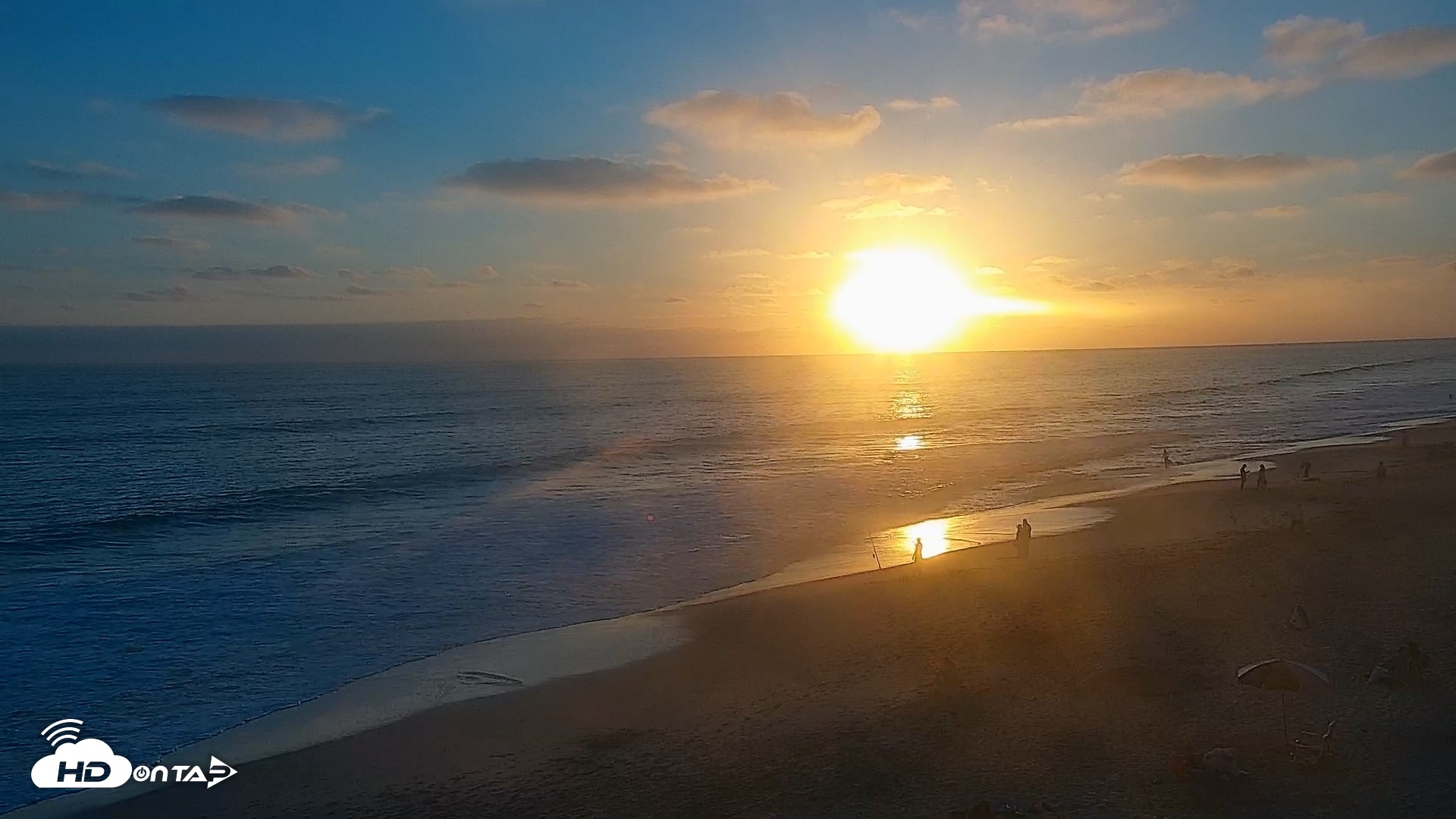 Snapshot of Carlsbad Beach Surf Live Webcam taken Jun 22, 2026, 7:50pm PDT