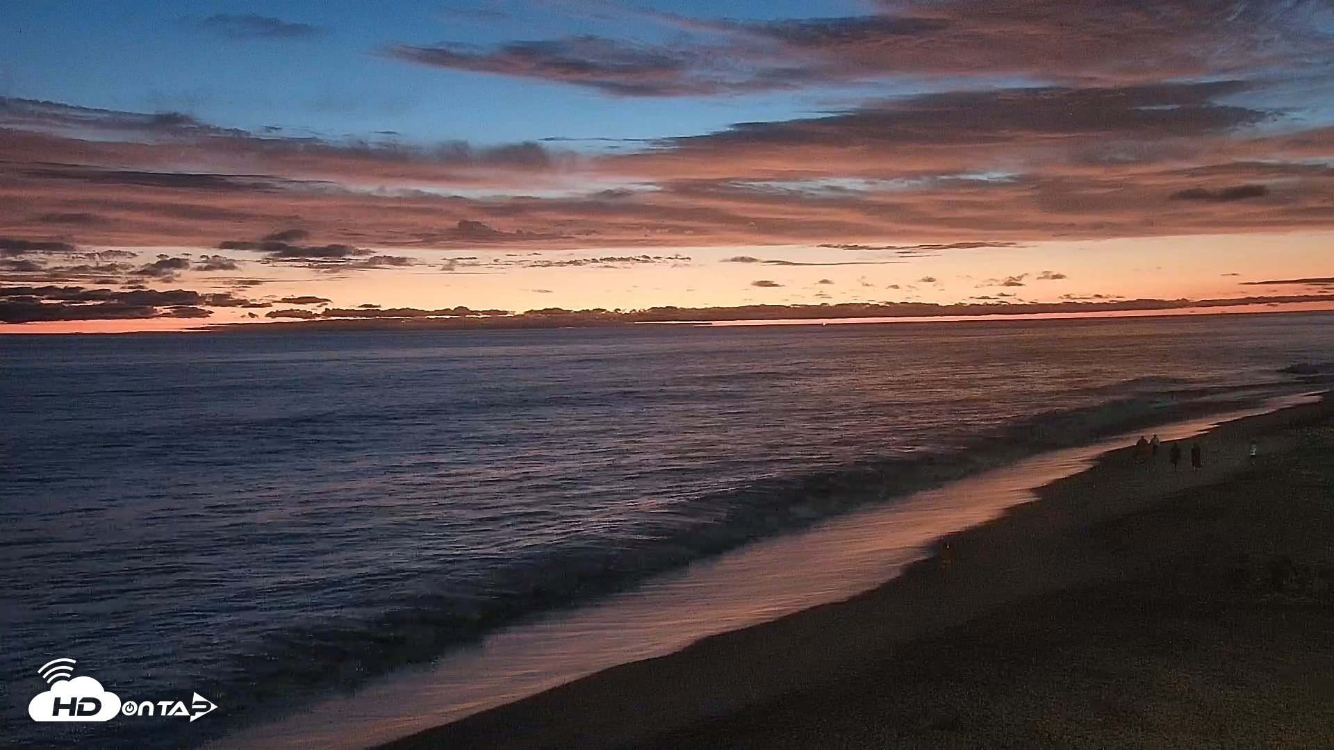Snapshot of Carlsbad Beach Surf Live Webcam taken Aug 13, 2026, 8:16pm PDT