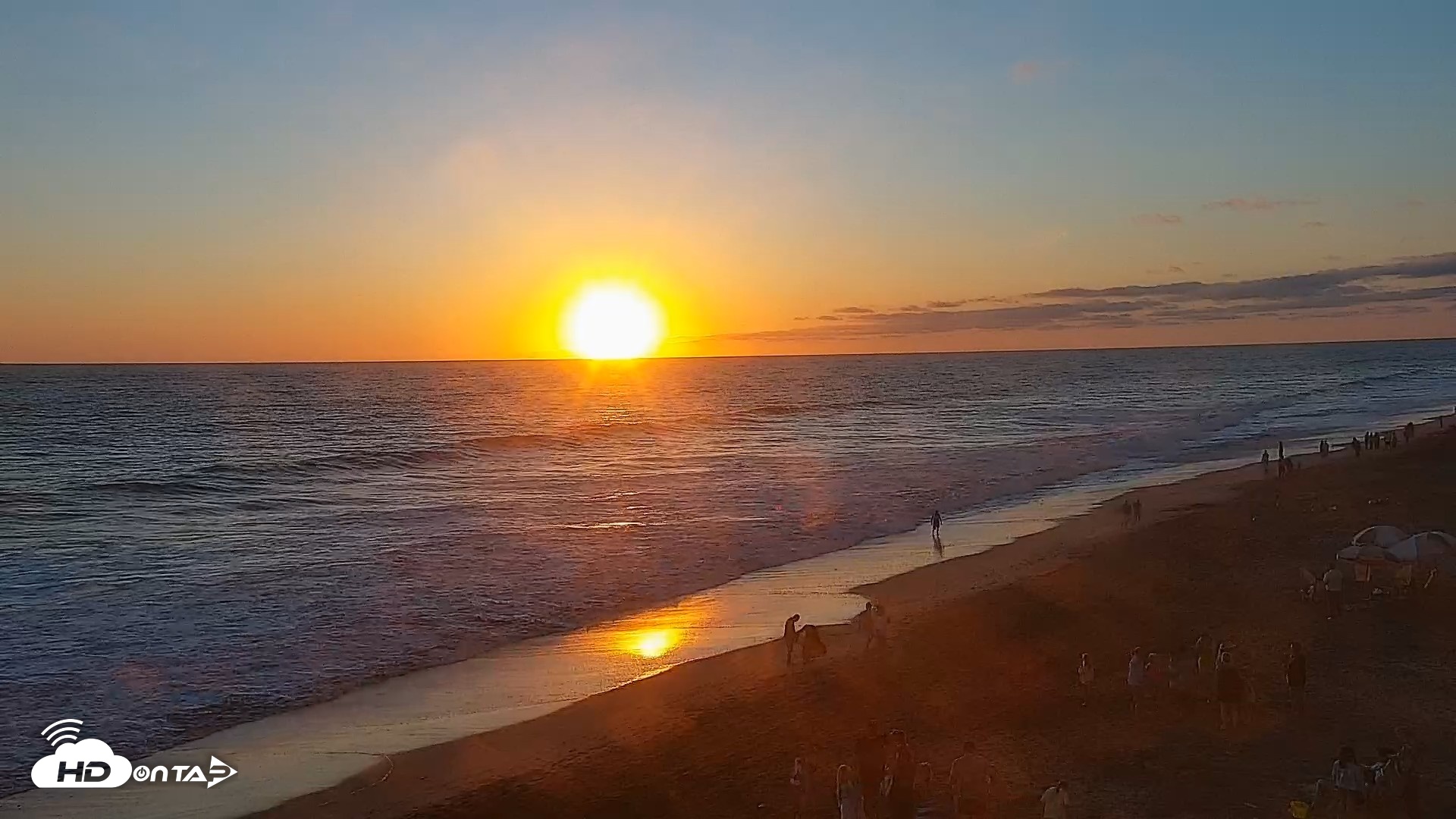 Snapshot of Carlsbad Beach Surf Live Webcam taken Aug 15, 2026, 7:28pm PDT