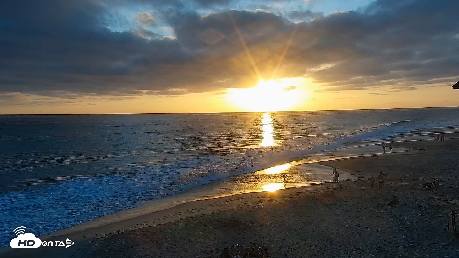 Snapshot of Carlsbad Beach Surf Live Webcam taken Jul 1, 2026, 7:46pm PDT