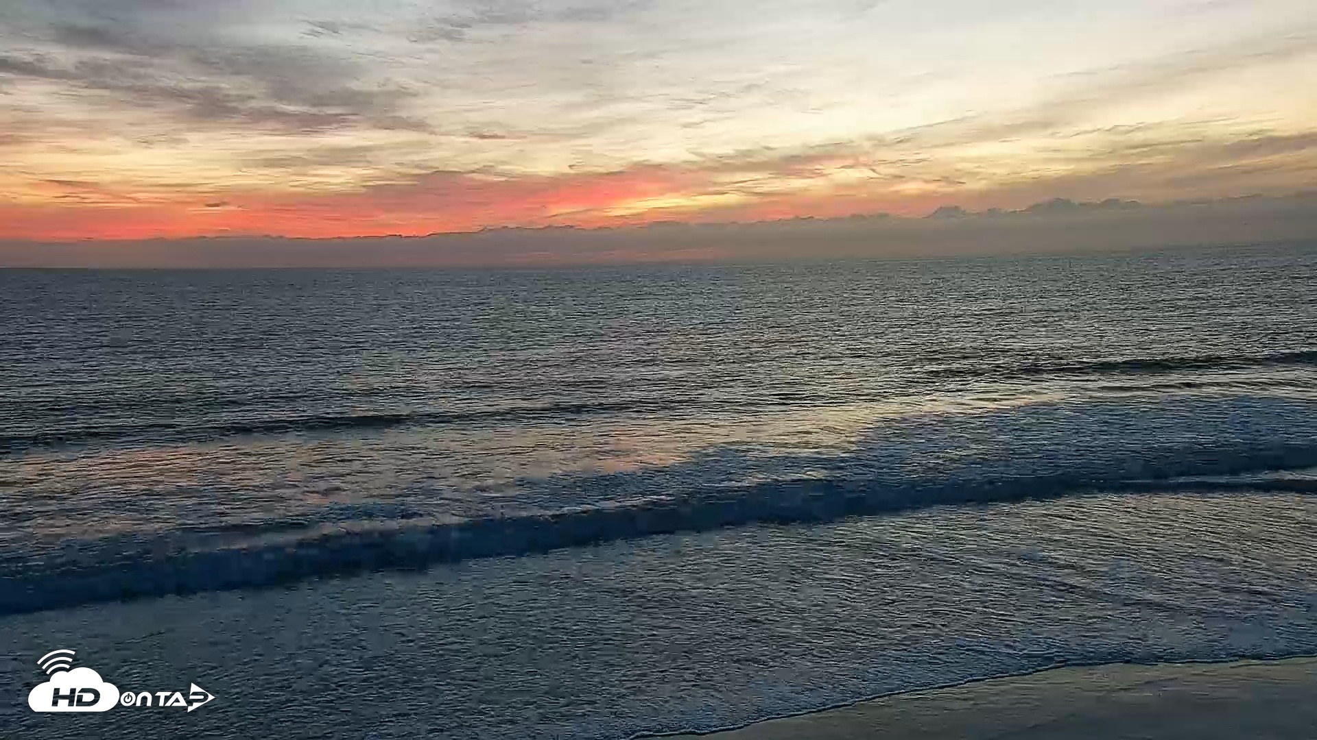 Snapshot of Carlsbad Beach Surf Live Webcam taken Feb 14, 2026, 5:53pm PST